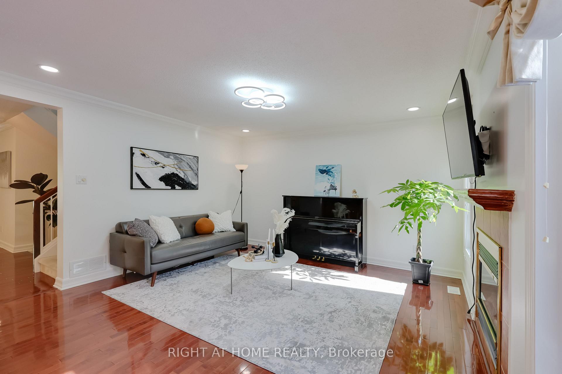 Photo 19 of 60 Mersey Drive, Ottawa, Kanata - Morgan's Grant/South March — HOMEH