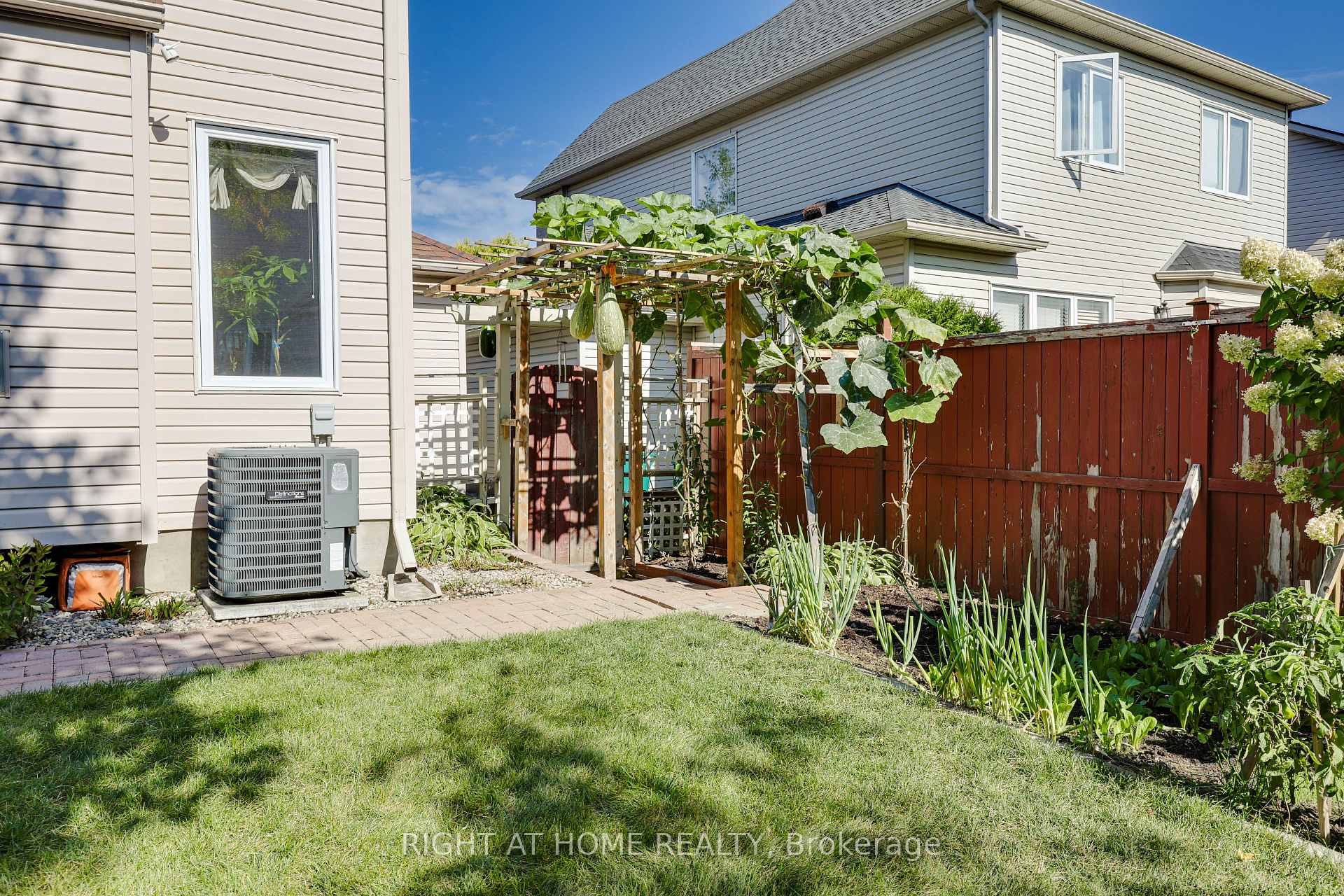 Photo 44 of 60 Mersey Drive, Ottawa, Kanata - Morgan's Grant/South March — HOMEH