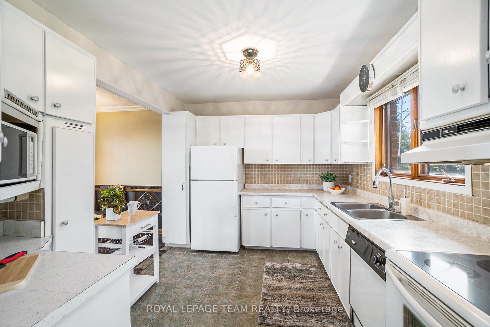 Photo 7 of 84 Dewar Avenue, McNab/Braeside, Mcnab/Braeside Twps — HOMEH