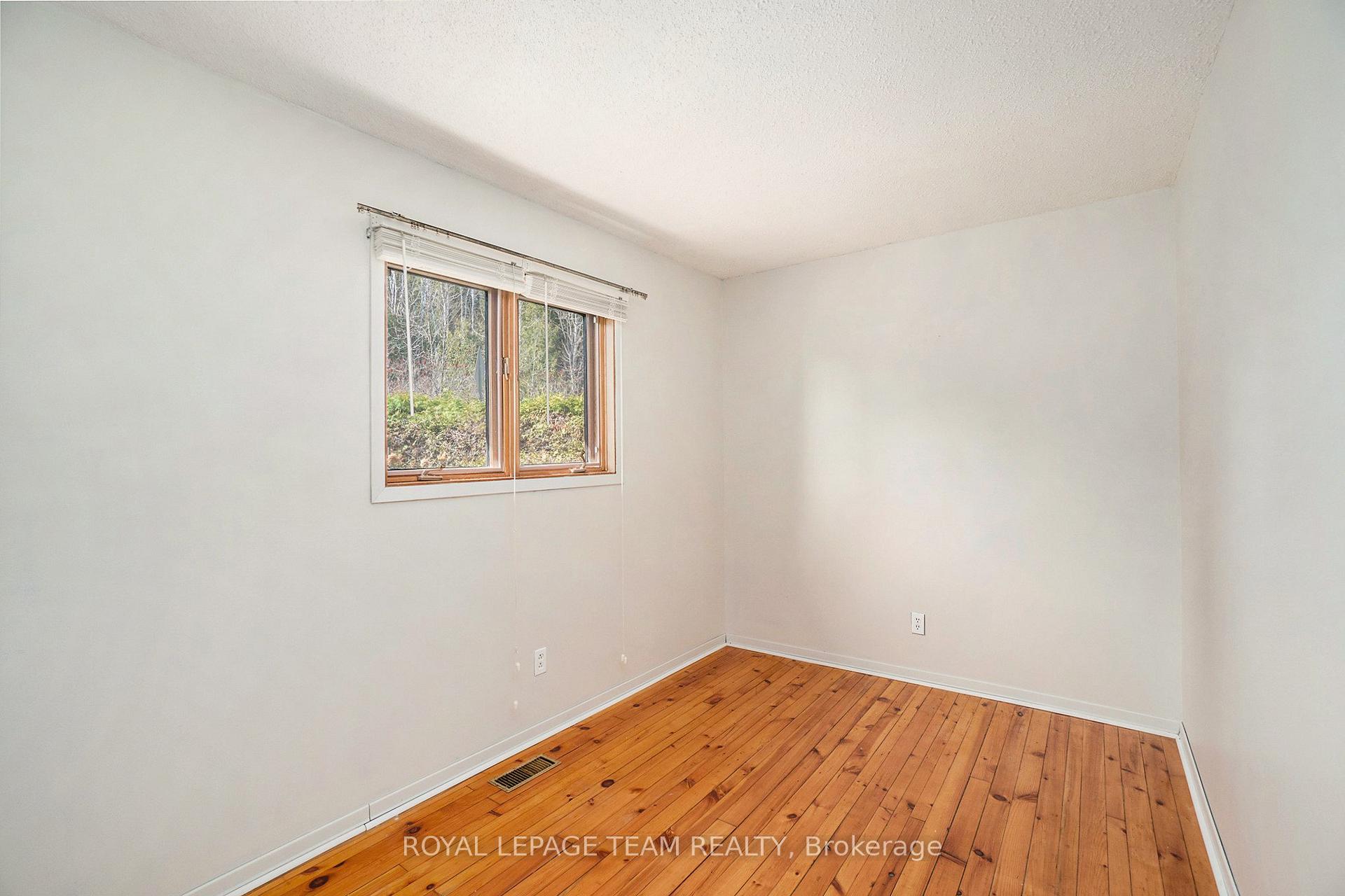 Photo 14 of 84 Dewar Avenue, McNab/Braeside, Mcnab/Braeside Twps — HOMEH