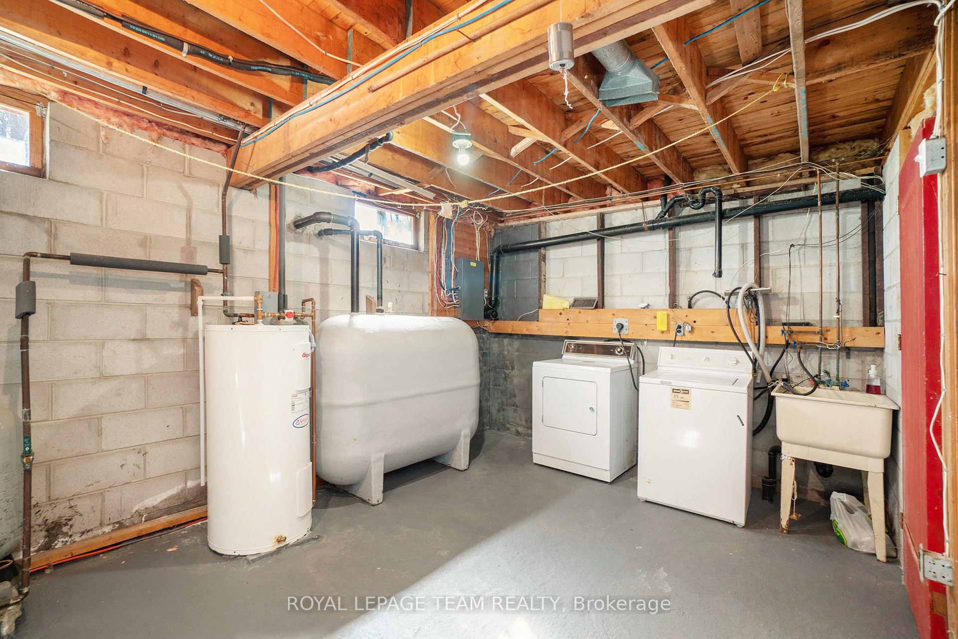 Photo 20 of 84 Dewar Avenue, McNab/Braeside, Mcnab/Braeside Twps — HOMEH