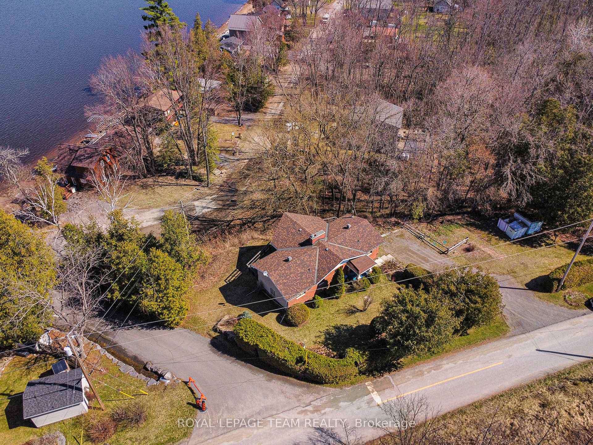 Photo 29 of 84 Dewar Avenue, McNab/Braeside, Mcnab/Braeside Twps — HOMEH
