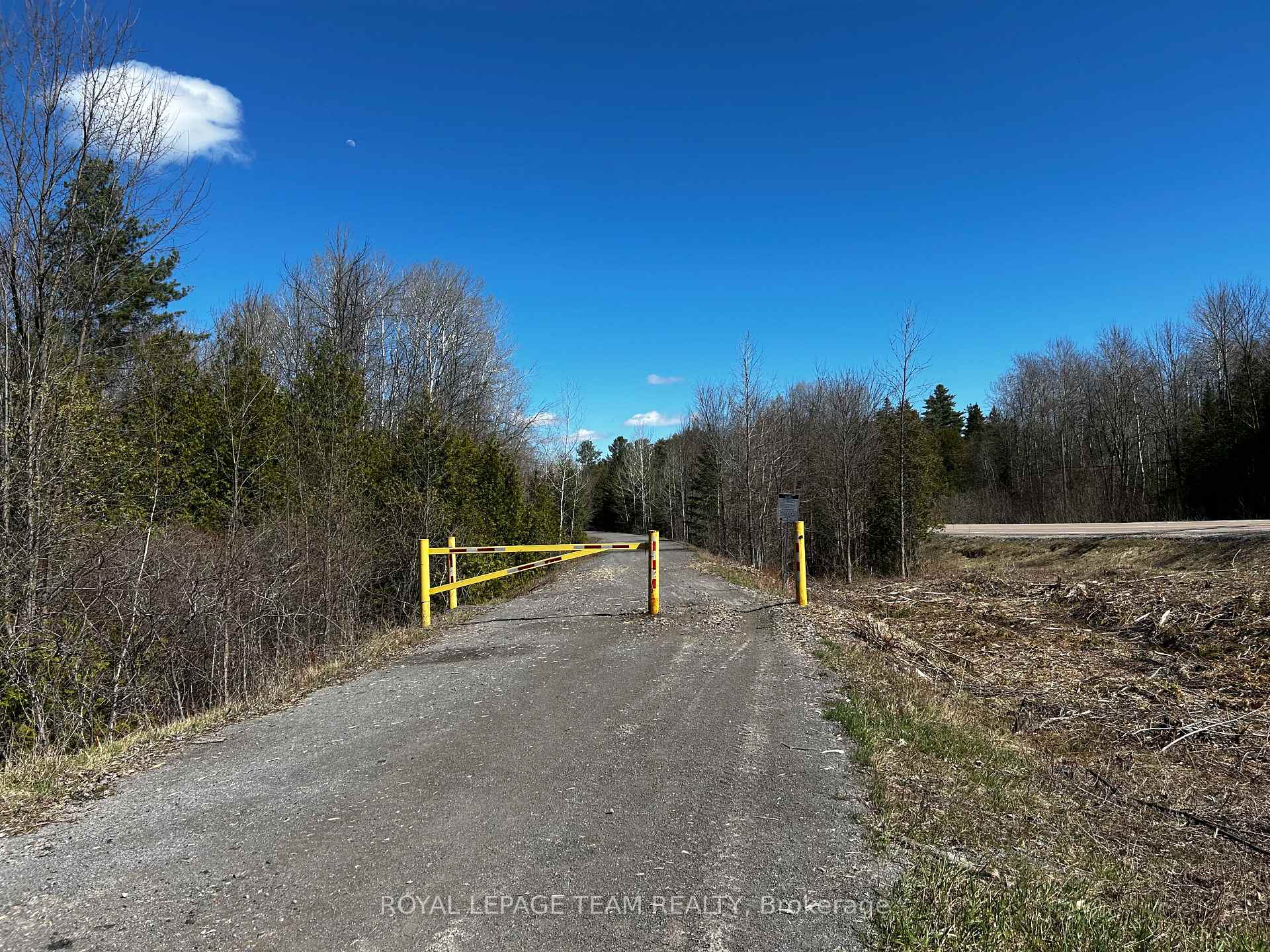 Photo 32 of 84 Dewar Avenue, McNab/Braeside, Mcnab/Braeside Twps — HOMEH