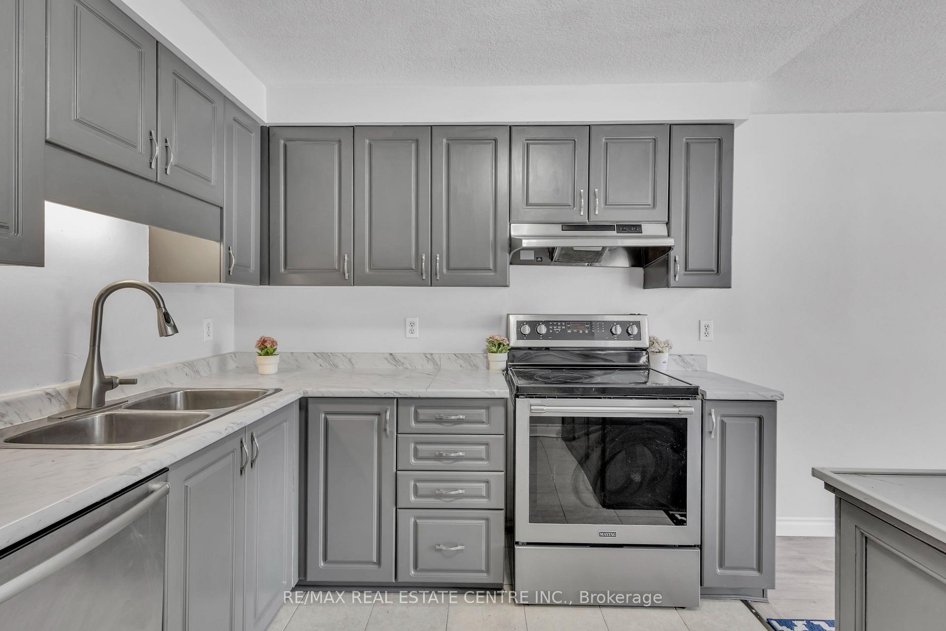 Photo 15 of 244 Activa Avenue, Kitchener — HOMEH