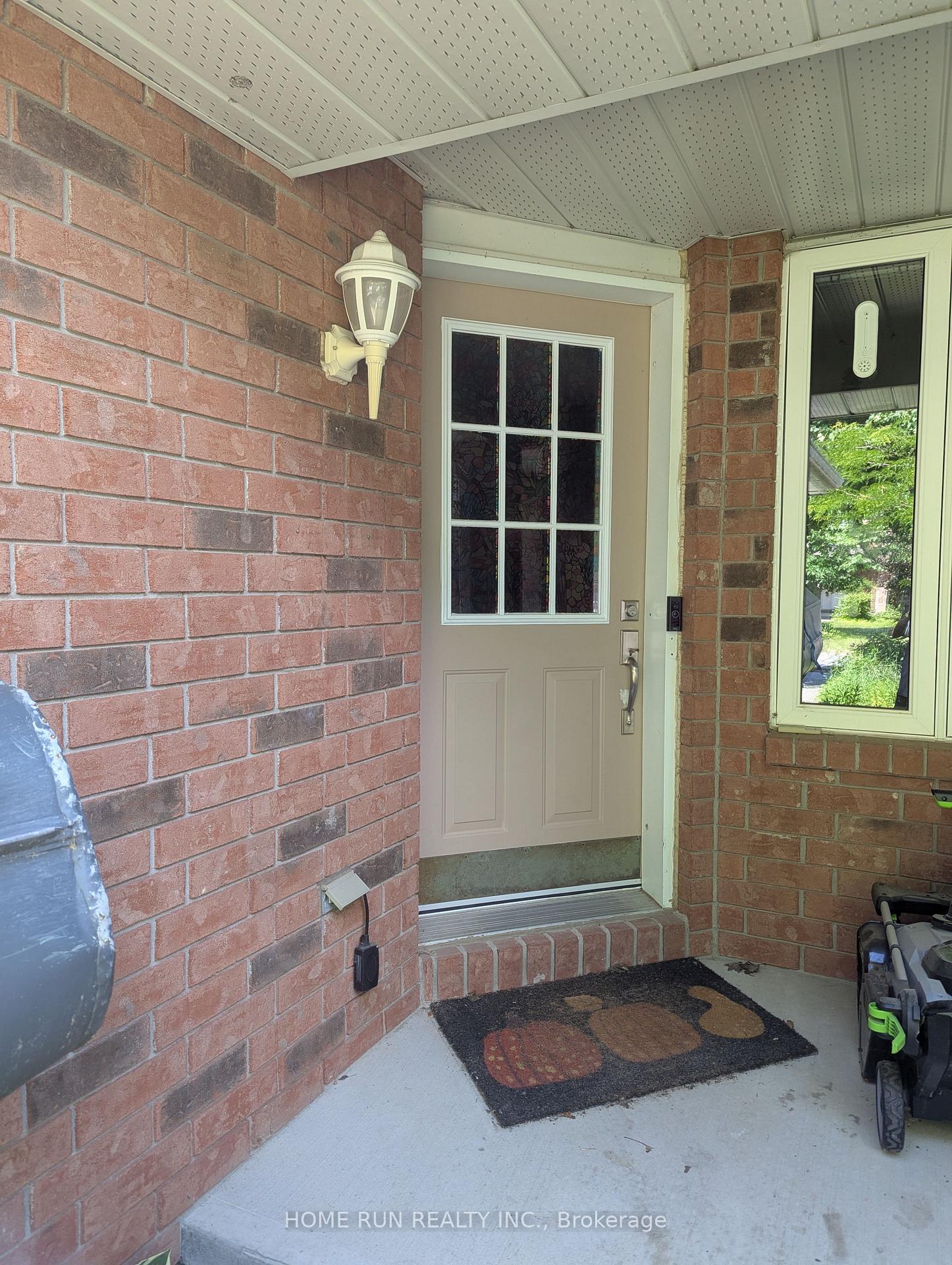 Photo 2 of 27 Windcrest Court, Ottawa, Kanata - Kanata Lakes/Heritage Hills — HOMEH