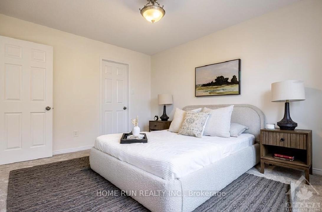 Photo 10 of 27 Windcrest Court, Ottawa, Kanata - Kanata Lakes/Heritage Hills — HOMEH