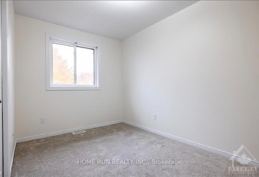 Photo 13 of 27 Windcrest Court, Ottawa, Kanata - Kanata Lakes/Heritage Hills — HOMEH