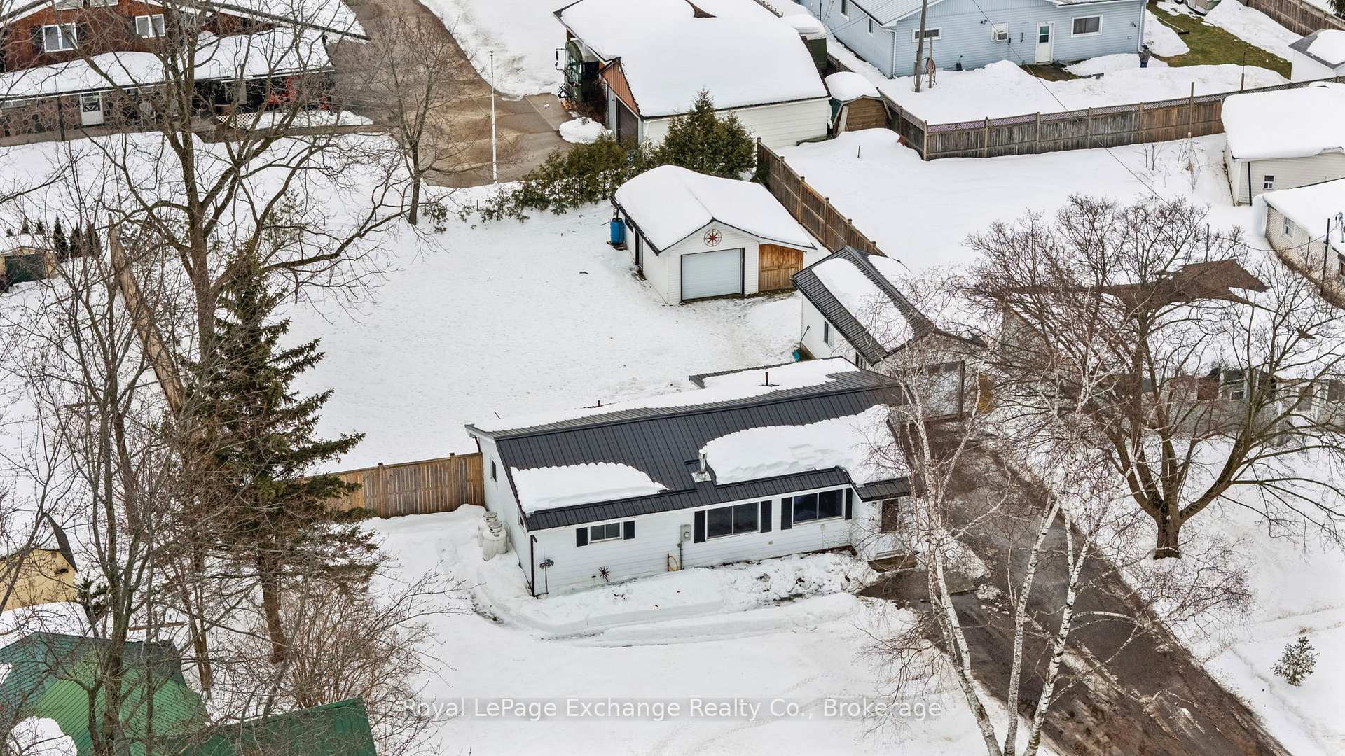Photo 3 of 14 Webster Street, Kincardine — HOMEH