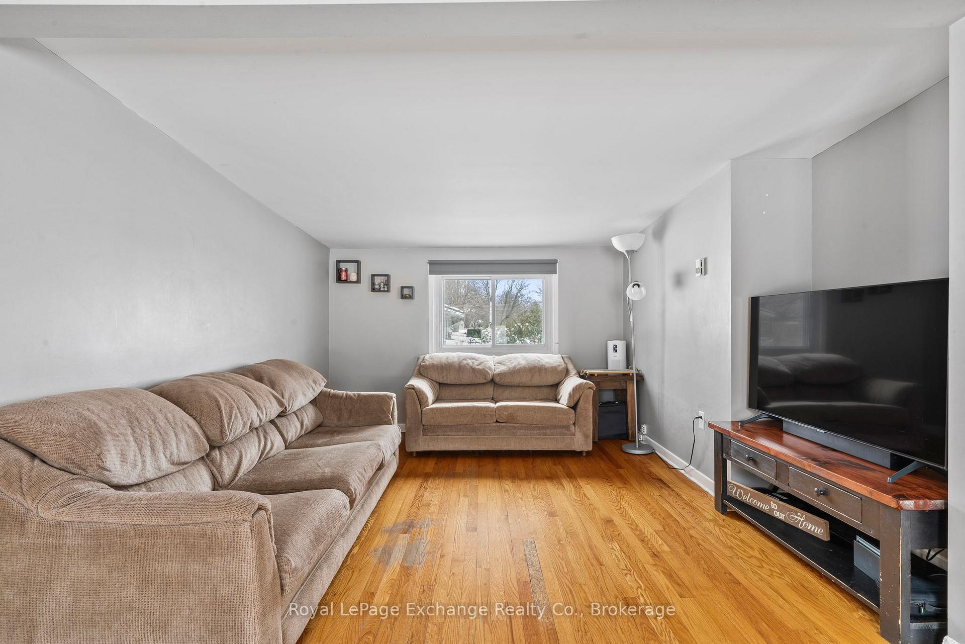 Photo 11 of 14 Webster Street, Kincardine — HOMEH