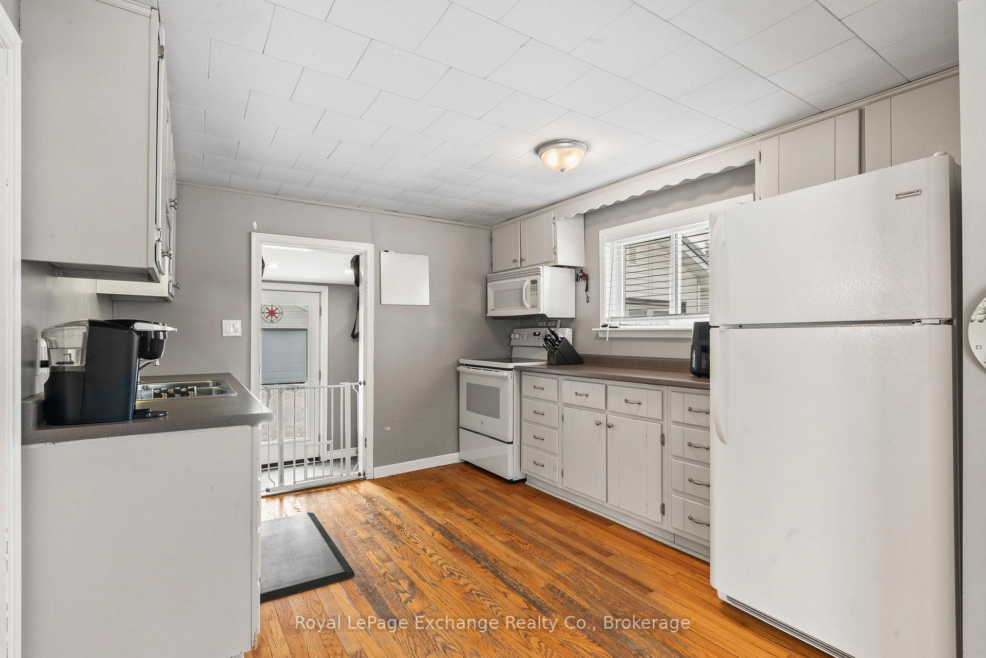 Photo 12 of 14 Webster Street, Kincardine — HOMEH