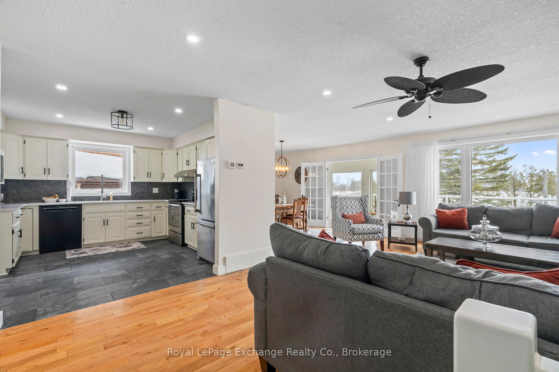 Photo 7 of 4 Manor Wood Crescent, Kincardine — HOMEH