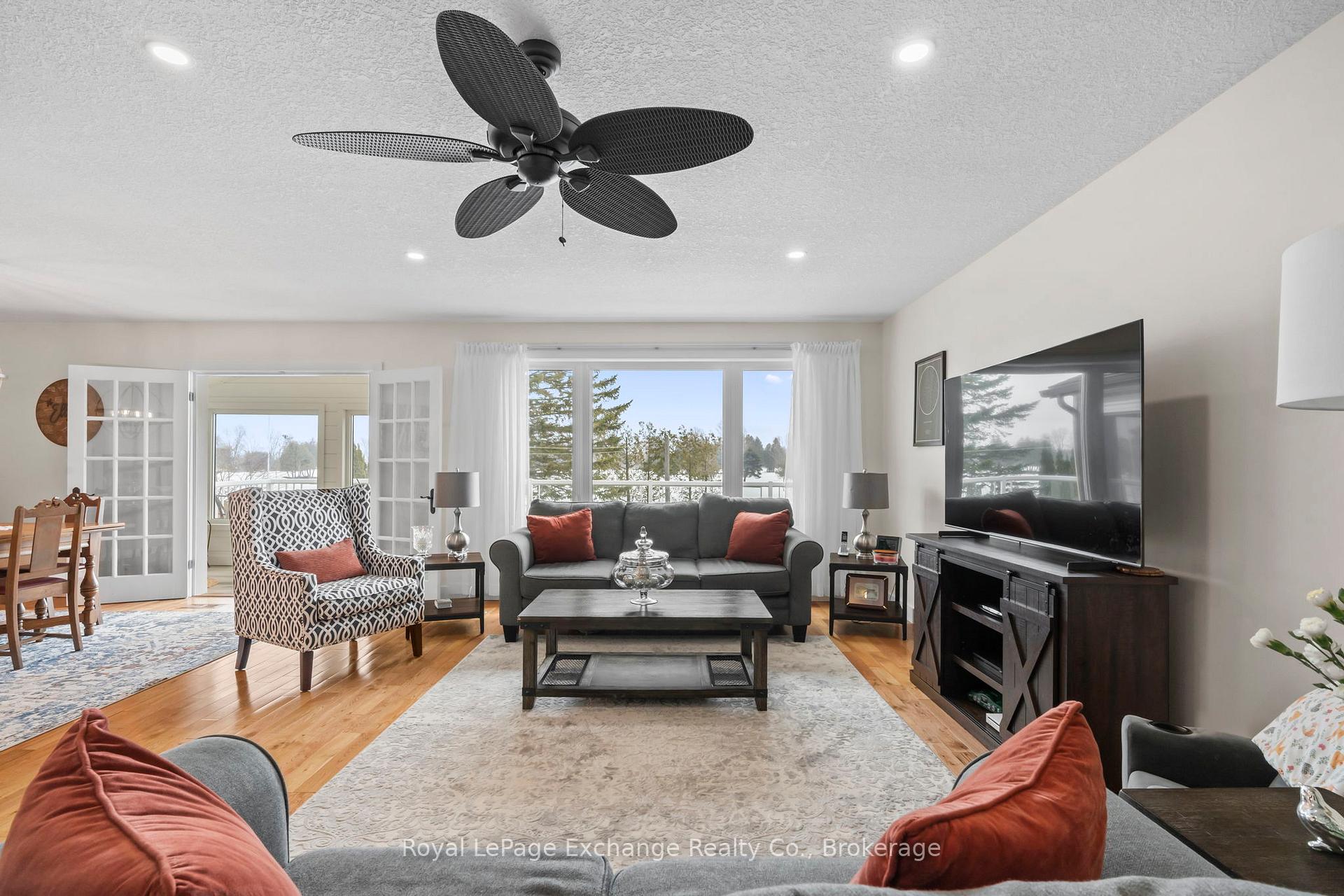 Photo 8 of 4 Manor Wood Crescent, Kincardine — HOMEH