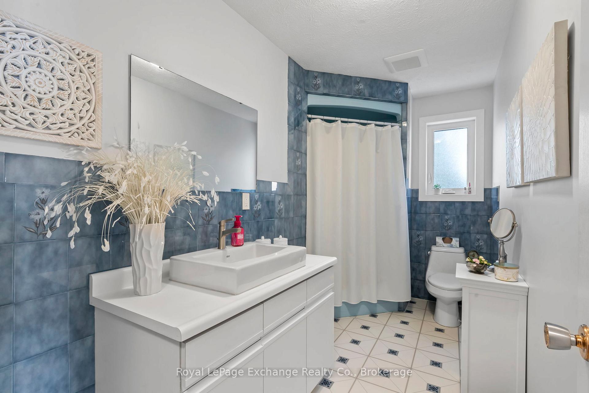 Photo 20 of 4 Manor Wood Crescent, Kincardine — HOMEH