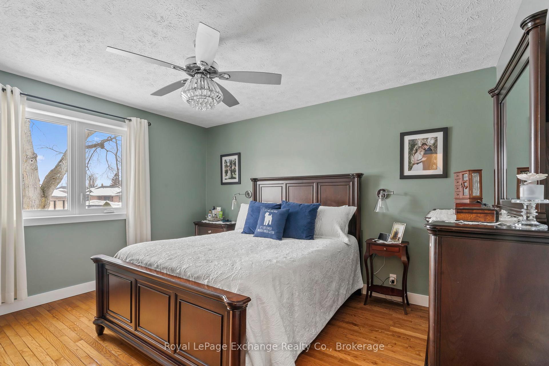Photo 21 of 4 Manor Wood Crescent, Kincardine — HOMEH