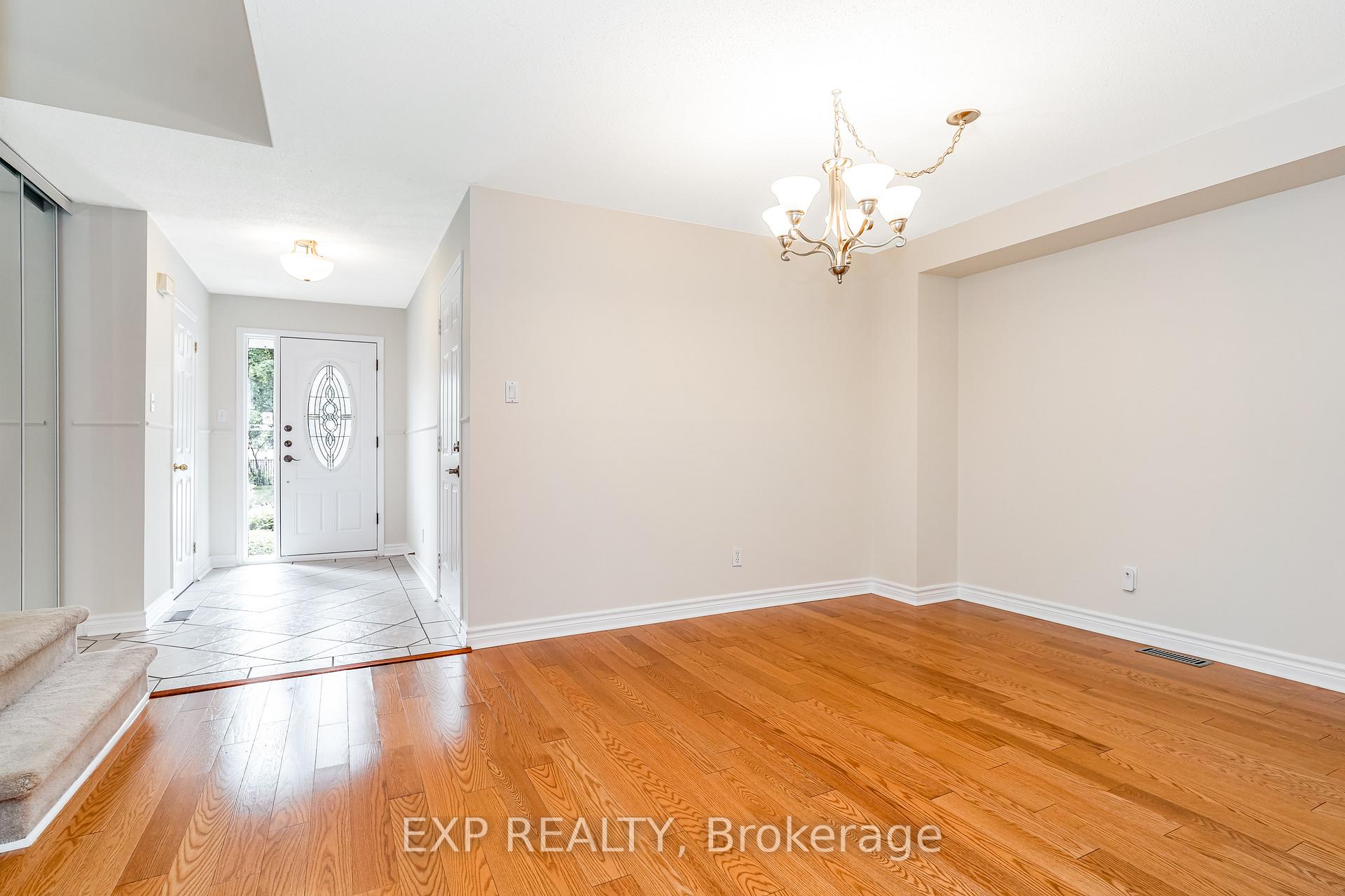 Photo 4 of 18 Furlong Crescent, Ottawa, Kanata - Bridlewood — HOMEH