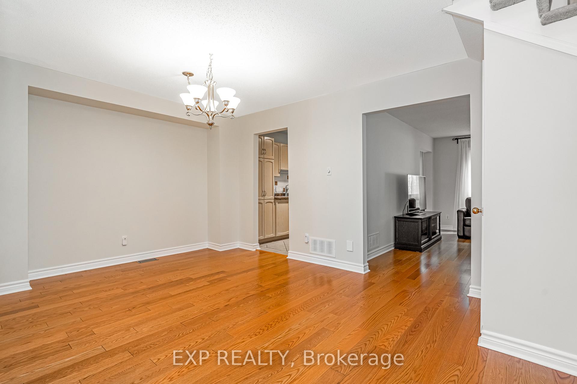 Photo 5 of 18 Furlong Crescent, Ottawa, Kanata - Bridlewood — HOMEH
