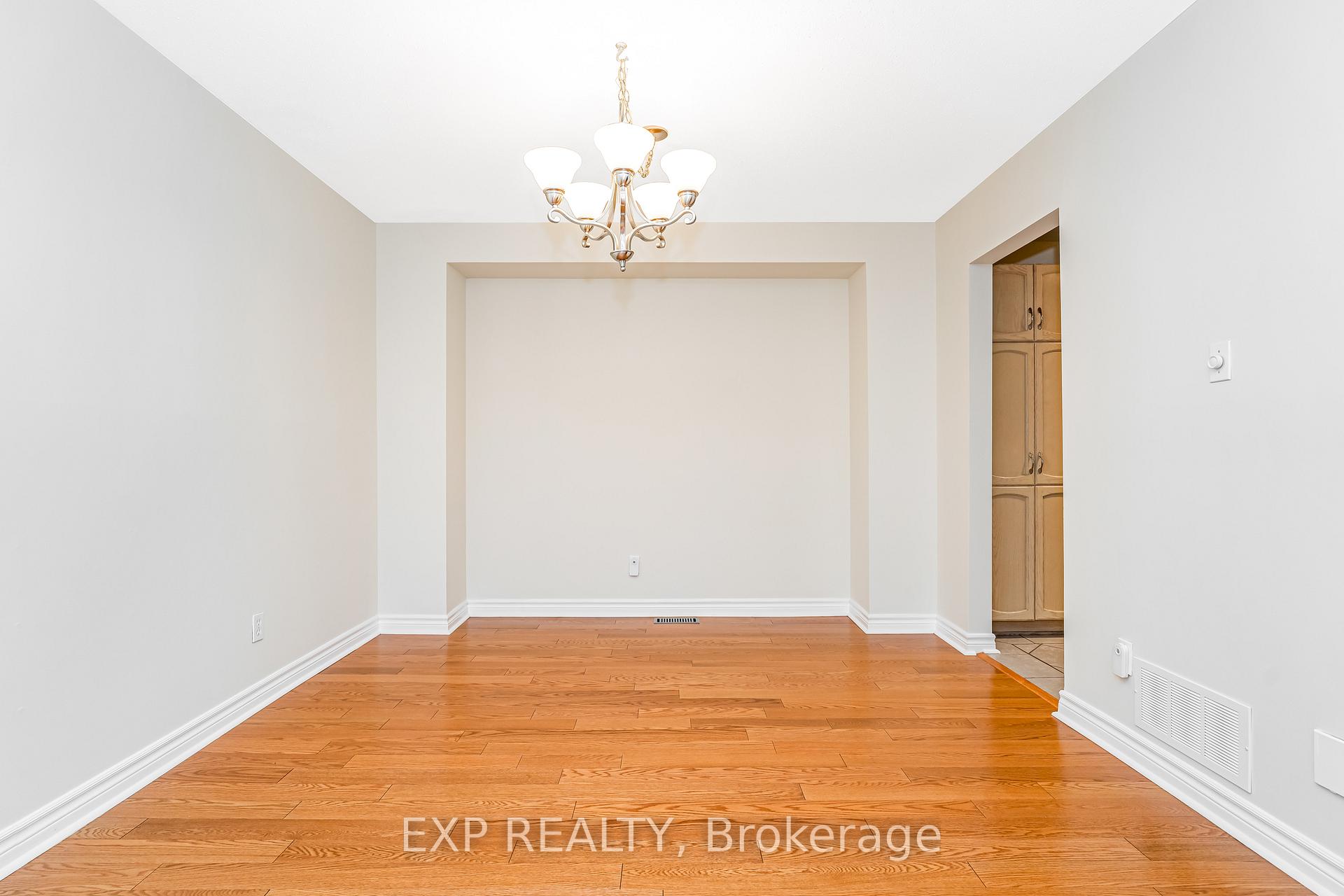 Photo 6 of 18 Furlong Crescent, Ottawa, Kanata - Bridlewood — HOMEH