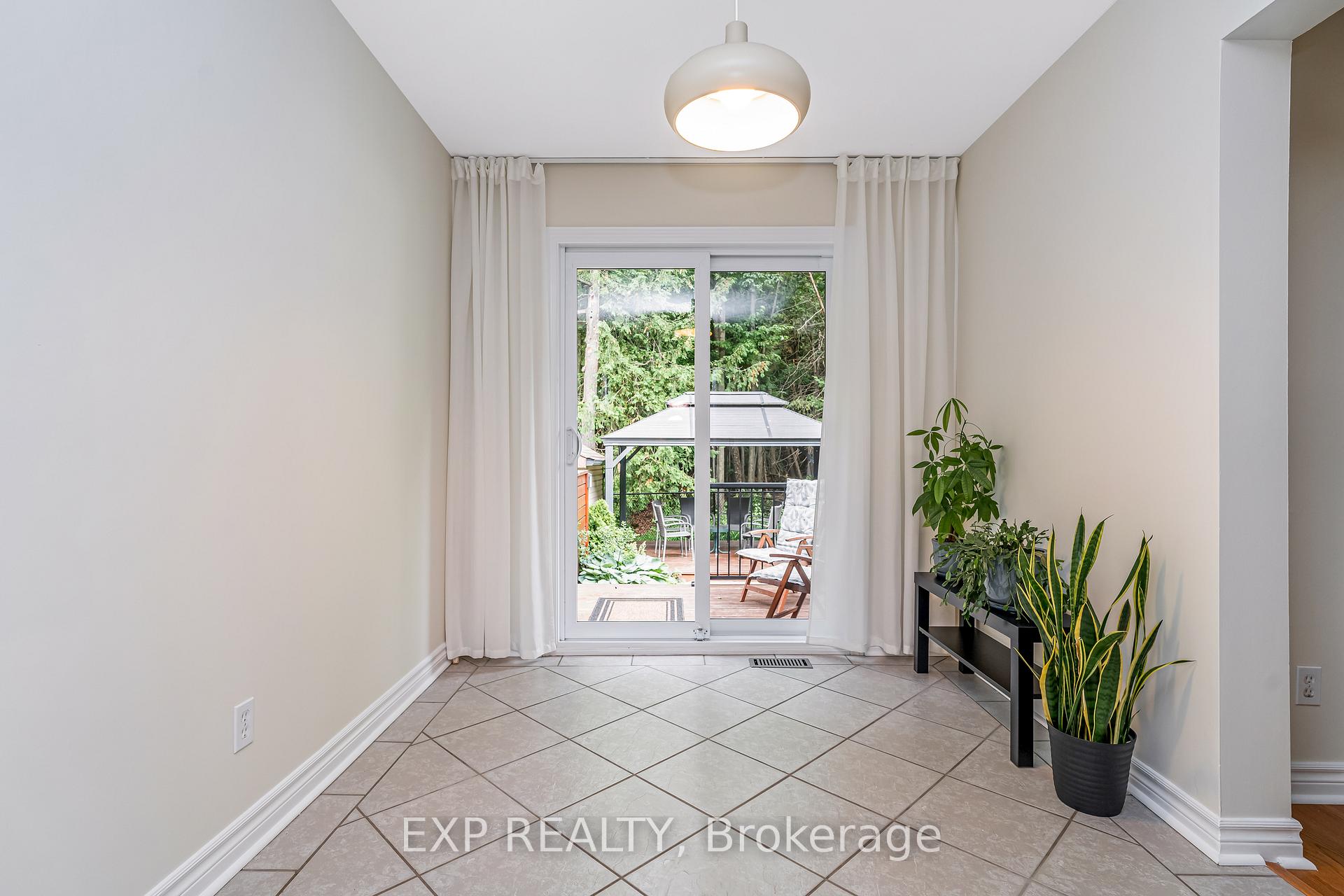 Photo 8 of 18 Furlong Crescent, Ottawa, Kanata - Bridlewood — HOMEH