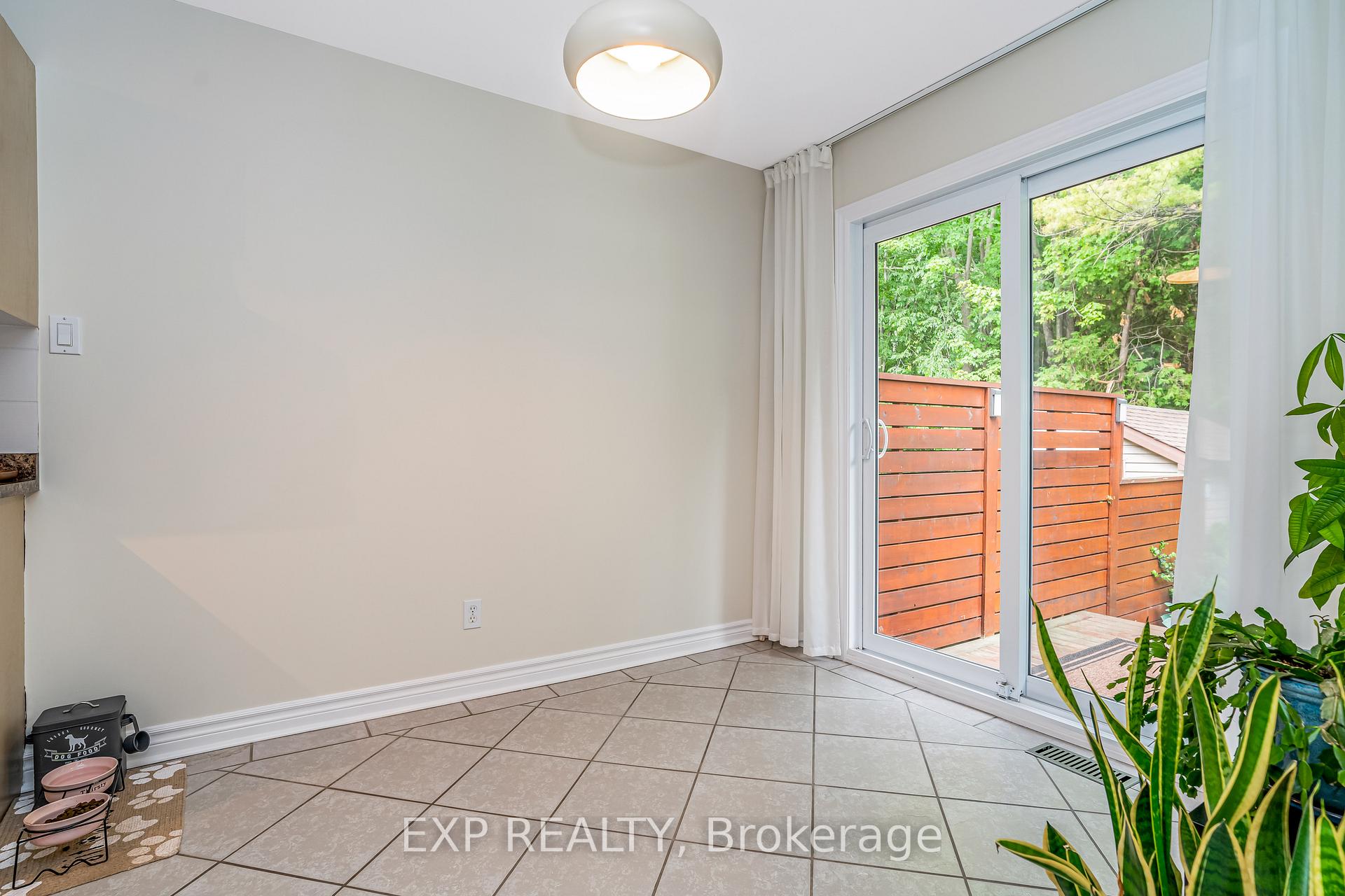 Photo 9 of 18 Furlong Crescent, Ottawa, Kanata - Bridlewood — HOMEH
