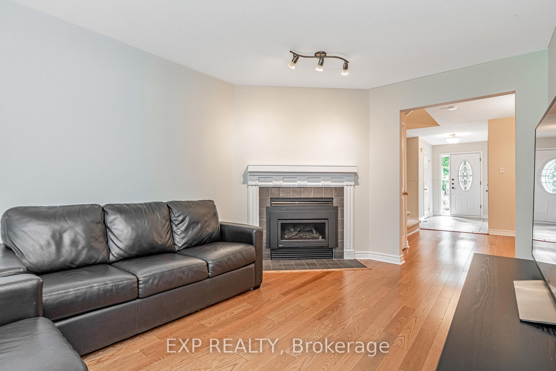 Photo 17 of 18 Furlong Crescent, Ottawa, Kanata - Bridlewood — HOMEH