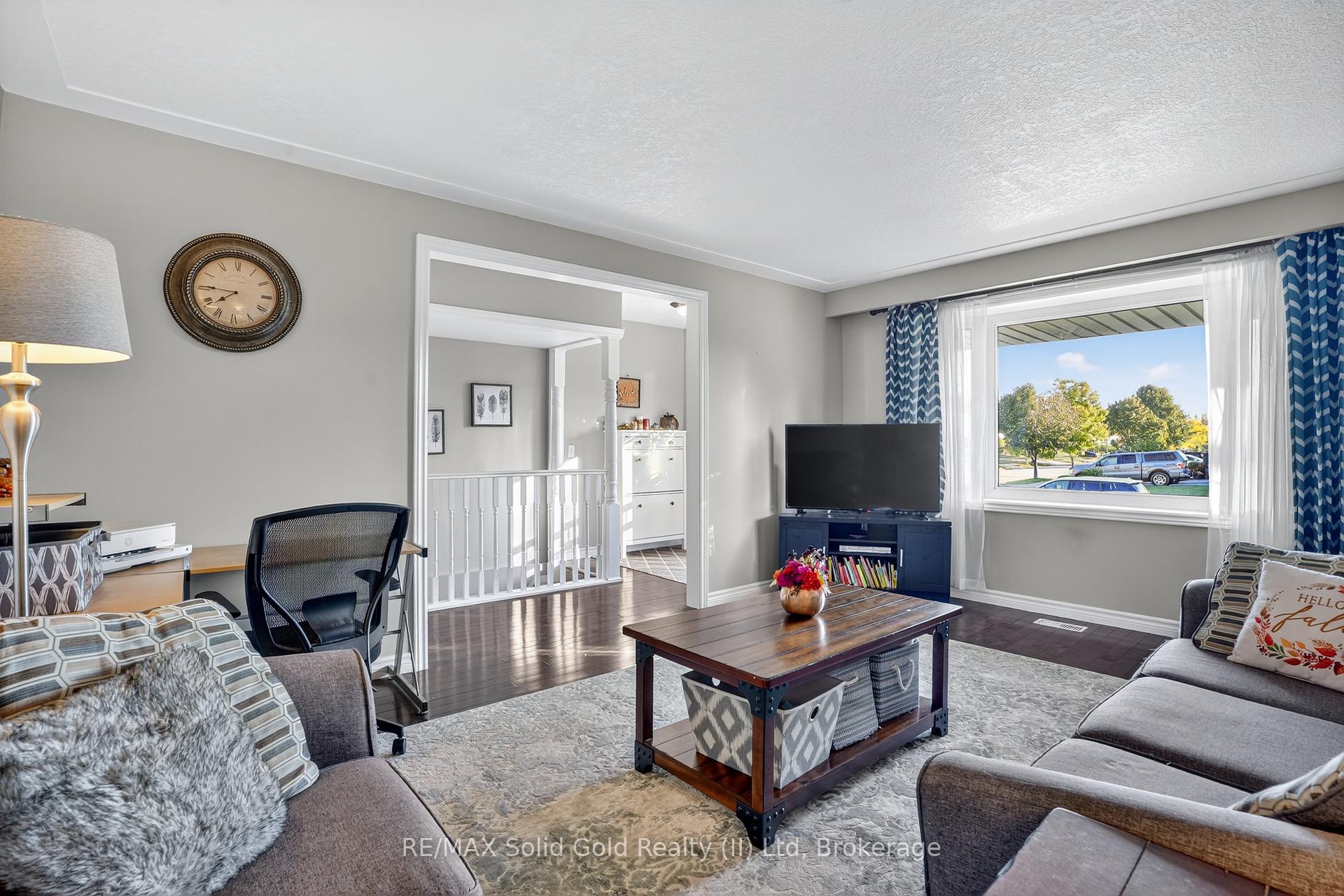 Photo 7 of 14 Carnaby Crescent, Kitchener, Idlewood — HOMEH