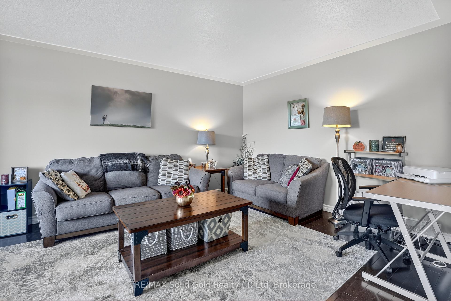 Photo 9 of 14 Carnaby Crescent, Kitchener, Idlewood — HOMEH