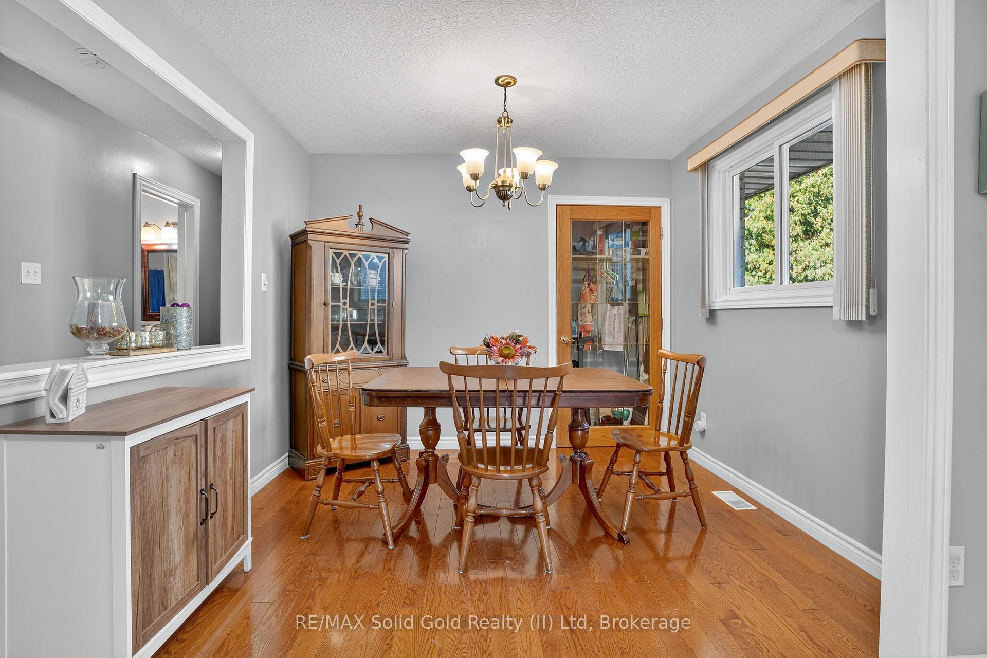 Photo 15 of 14 Carnaby Crescent, Kitchener, Idlewood — HOMEH