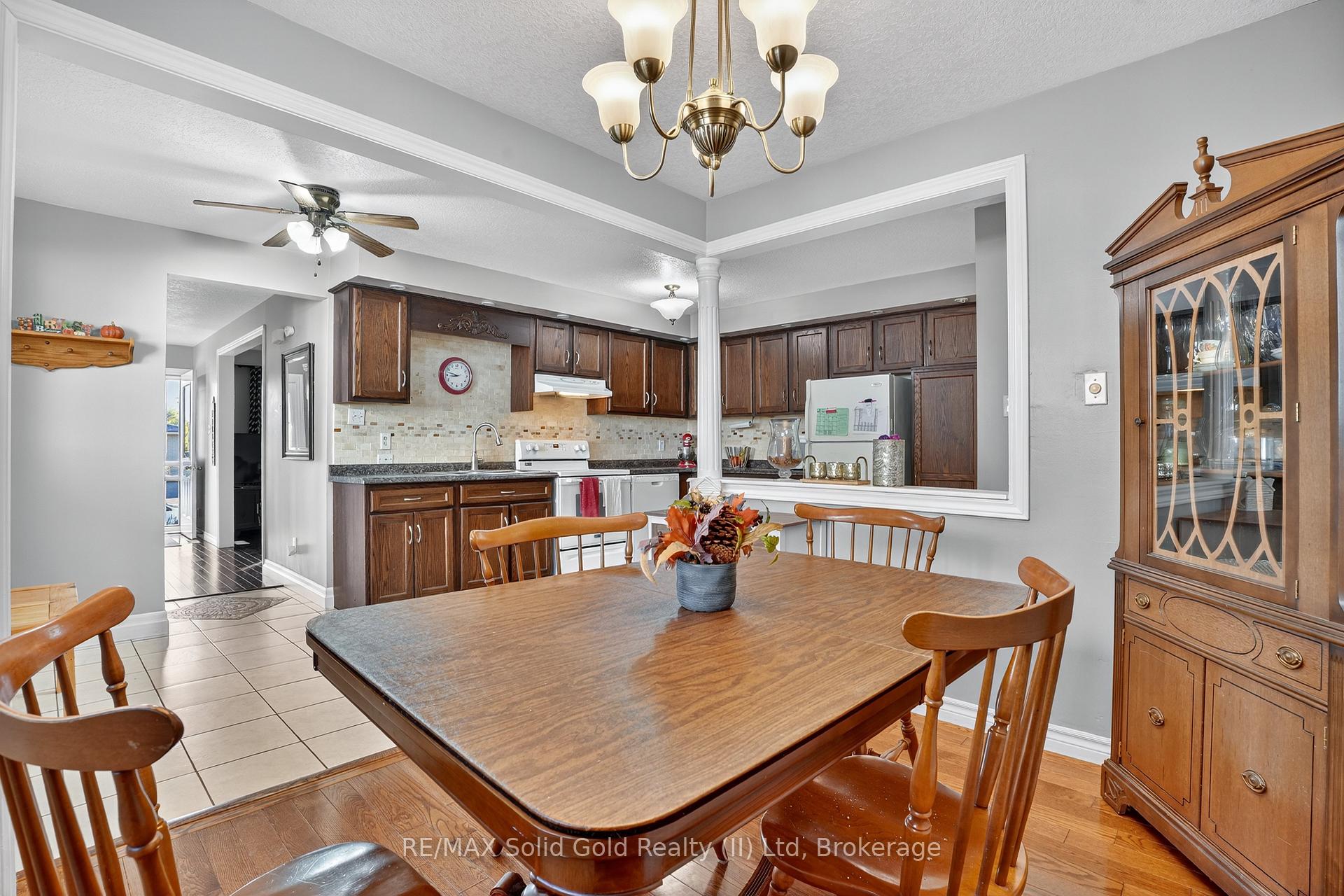 Photo 16 of 14 Carnaby Crescent, Kitchener, Idlewood — HOMEH
