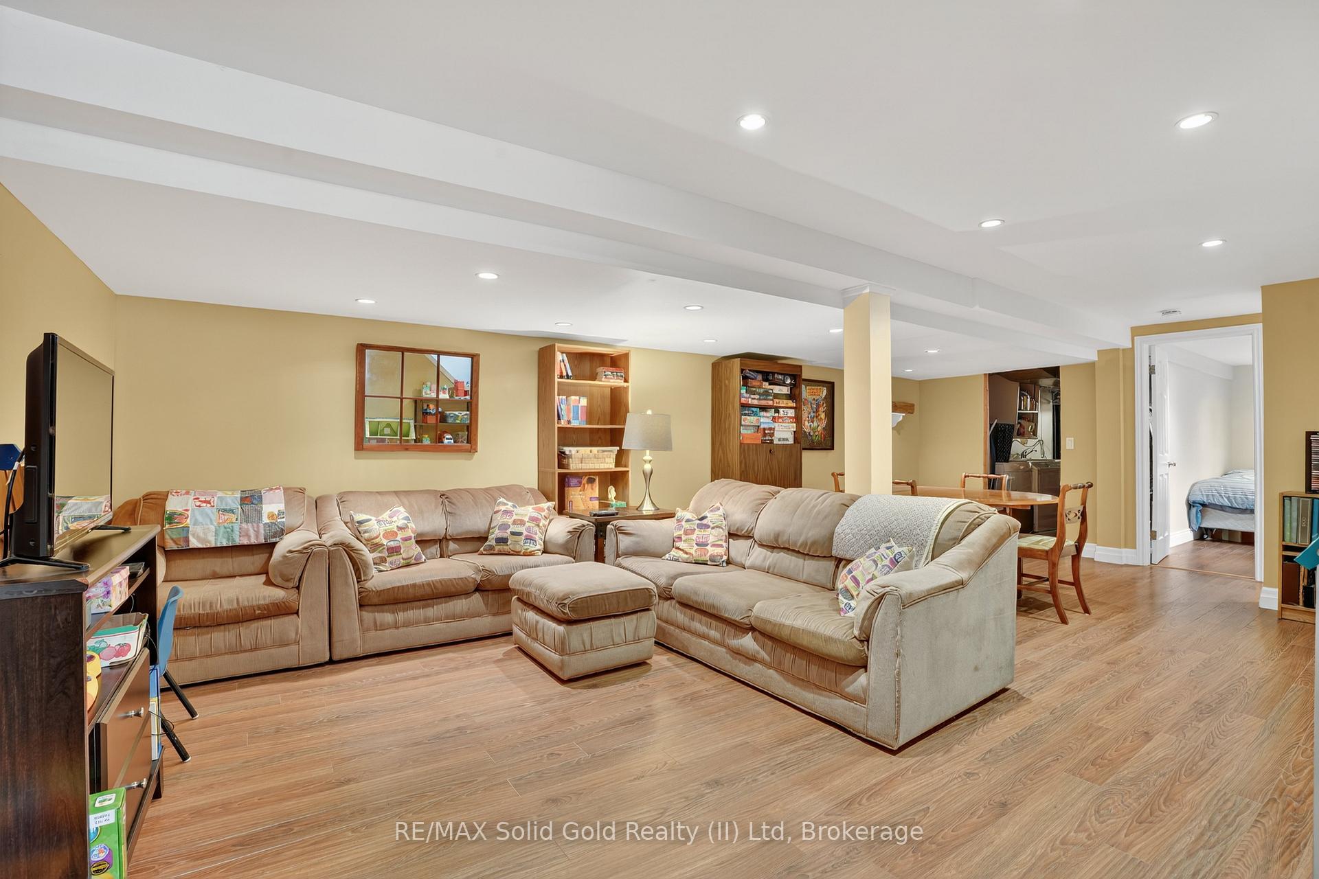 Photo 28 of 14 Carnaby Crescent, Kitchener, Idlewood — HOMEH