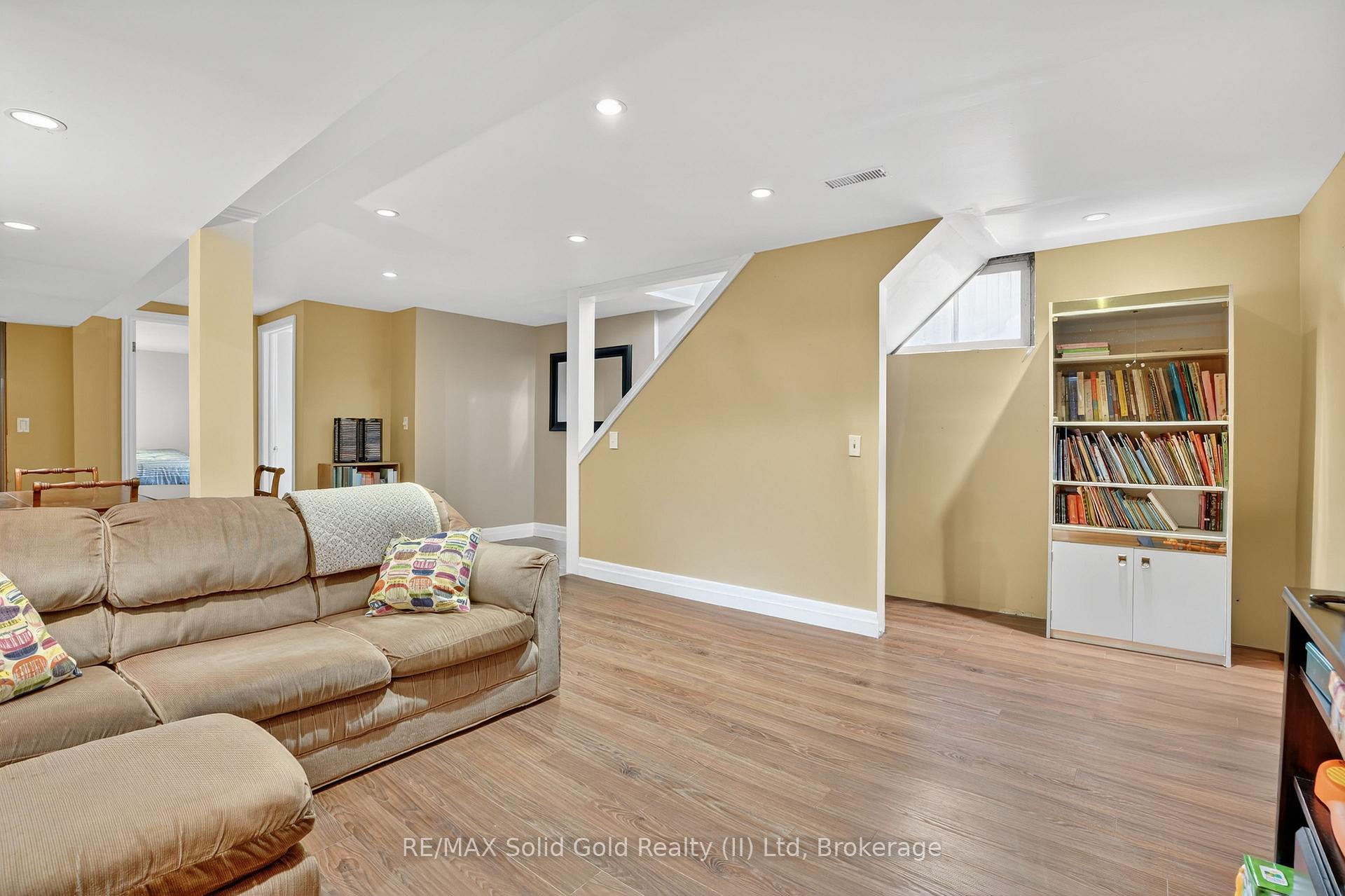 Photo 29 of 14 Carnaby Crescent, Kitchener, Idlewood — HOMEH