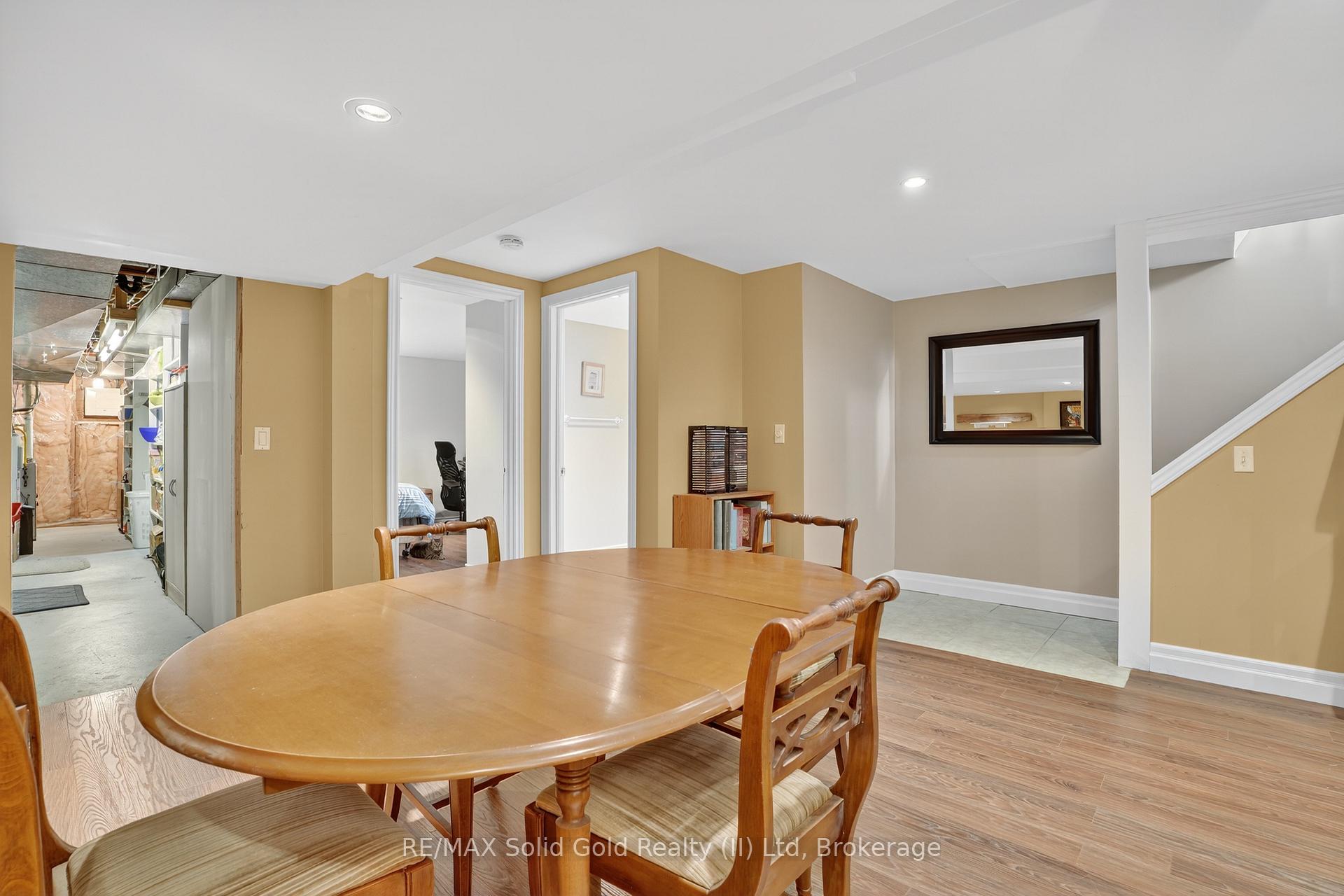 Photo 36 of 14 Carnaby Crescent, Kitchener, Idlewood — HOMEH