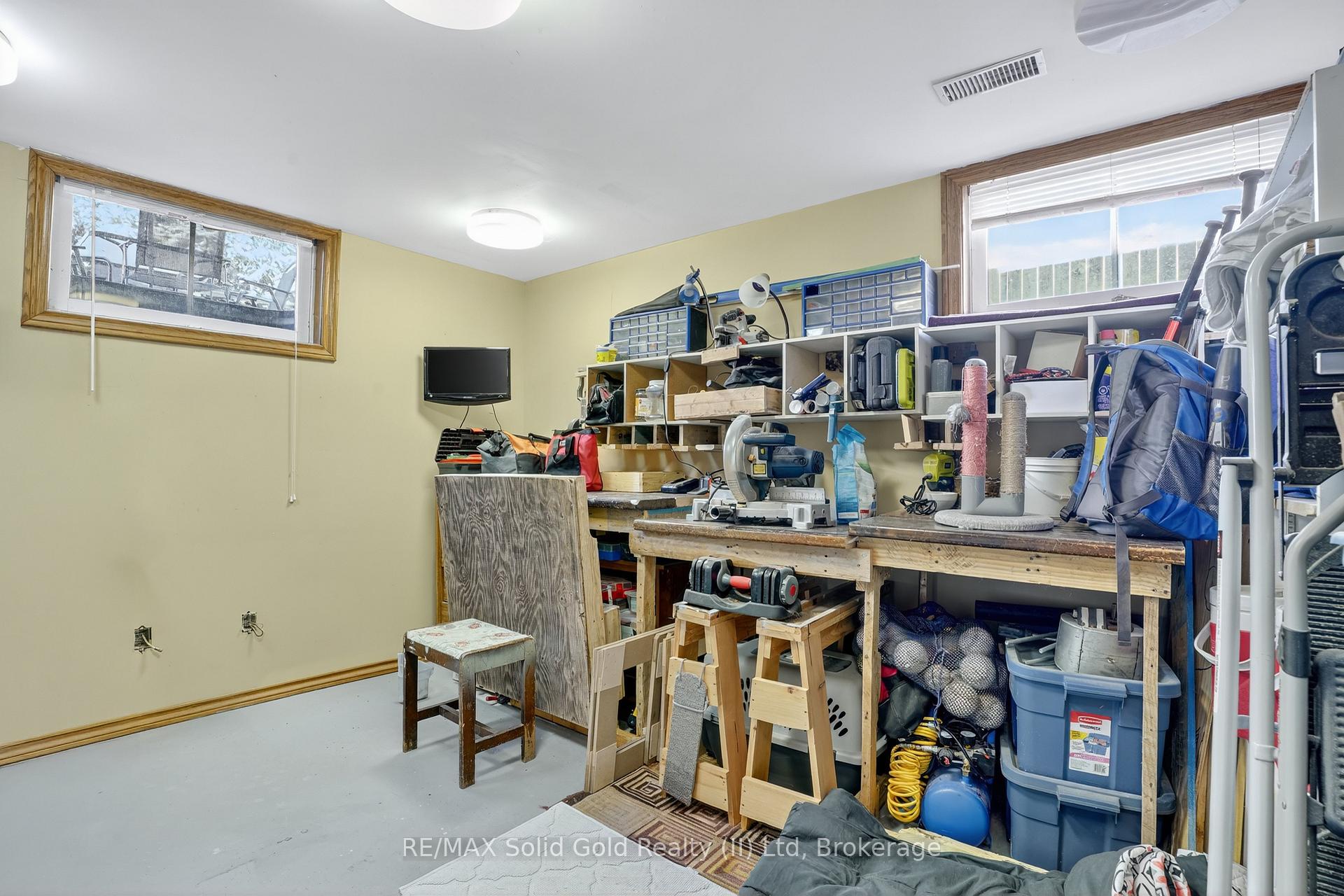 Photo 37 of 14 Carnaby Crescent, Kitchener, Idlewood — HOMEH