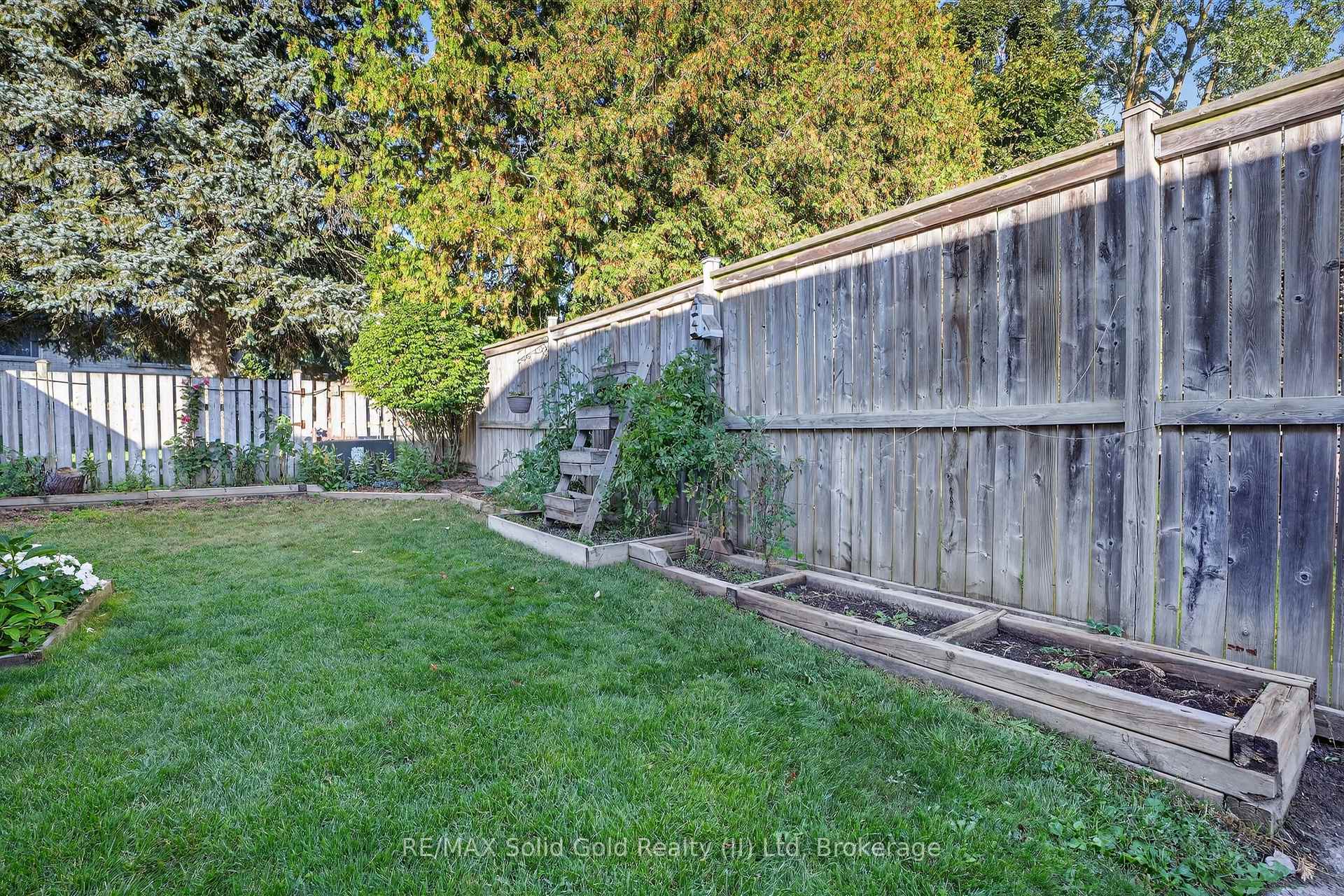 Photo 41 of 14 Carnaby Crescent, Kitchener, Idlewood — HOMEH