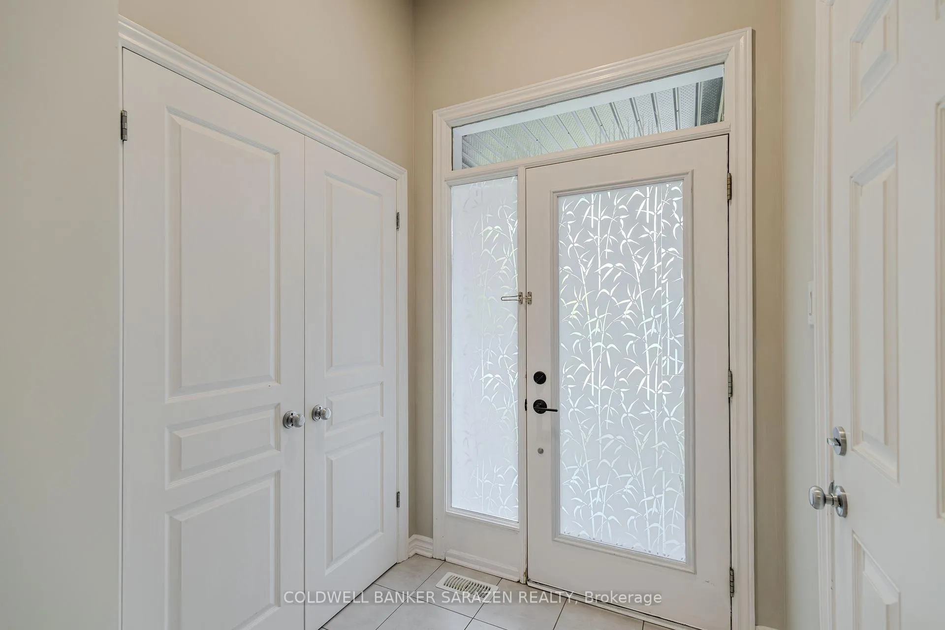 Photo 3 of 917 Fletcher Circle, Ottawa, Kanata - Kanata Lakes/Heritage Hills — HOMEH
