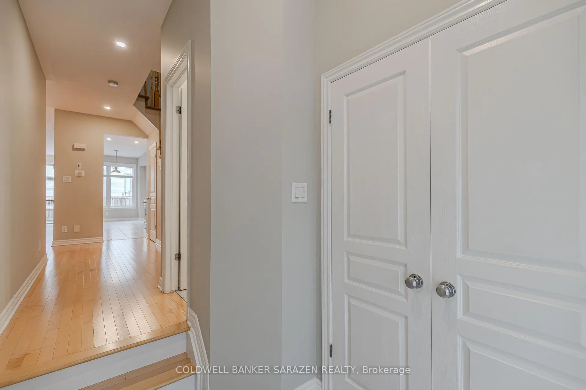Photo 4 of 917 Fletcher Circle, Ottawa, Kanata - Kanata Lakes/Heritage Hills — HOMEH