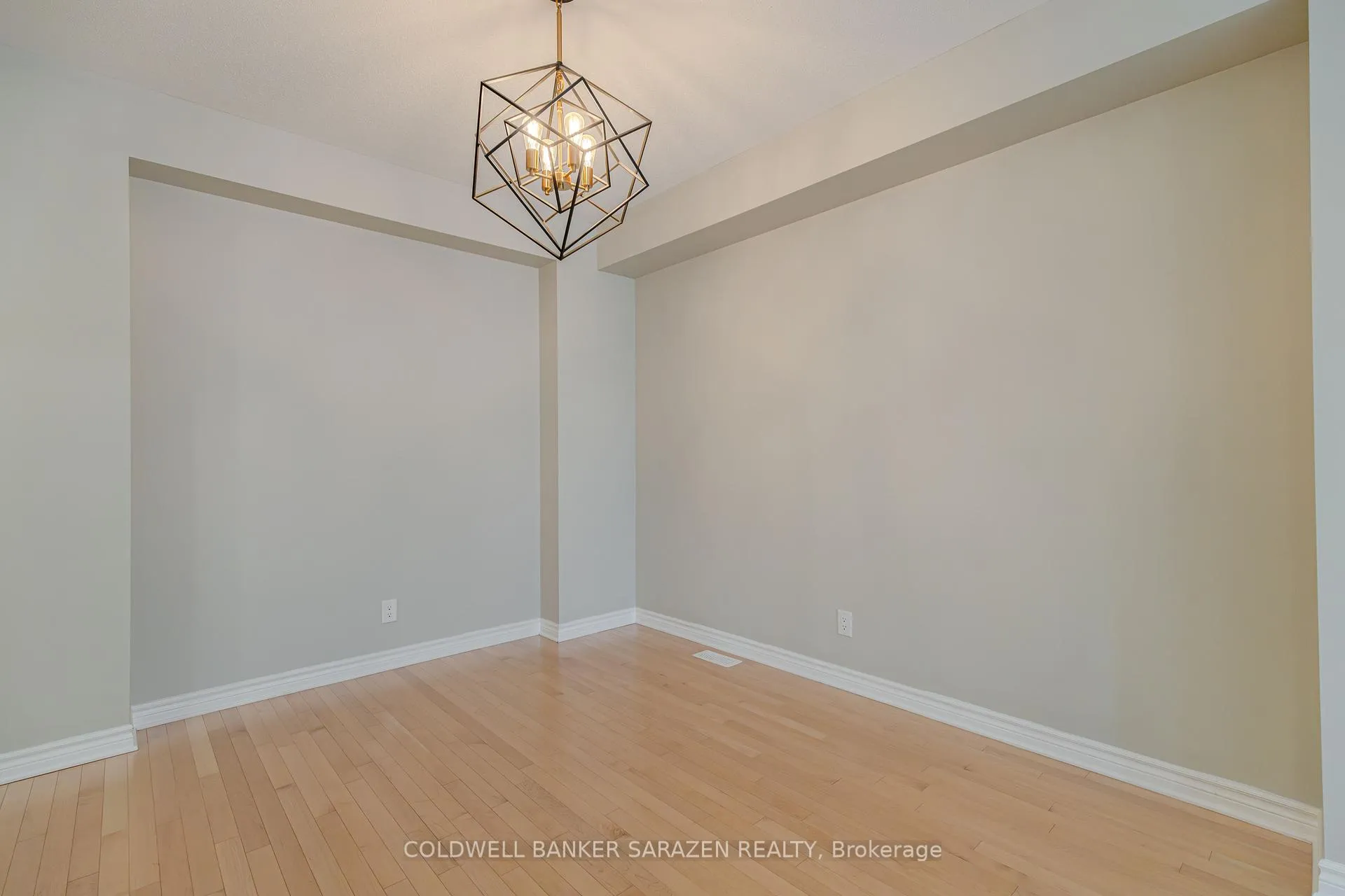 Photo 8 of 917 Fletcher Circle, Ottawa, Kanata - Kanata Lakes/Heritage Hills — HOMEH