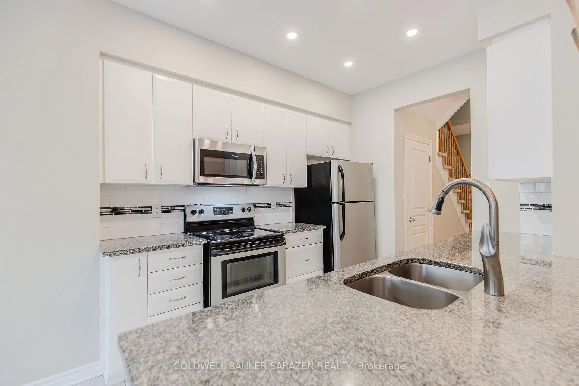 Photo 23 of 917 Fletcher Circle, Ottawa, Kanata - Kanata Lakes/Heritage Hills — HOMEH