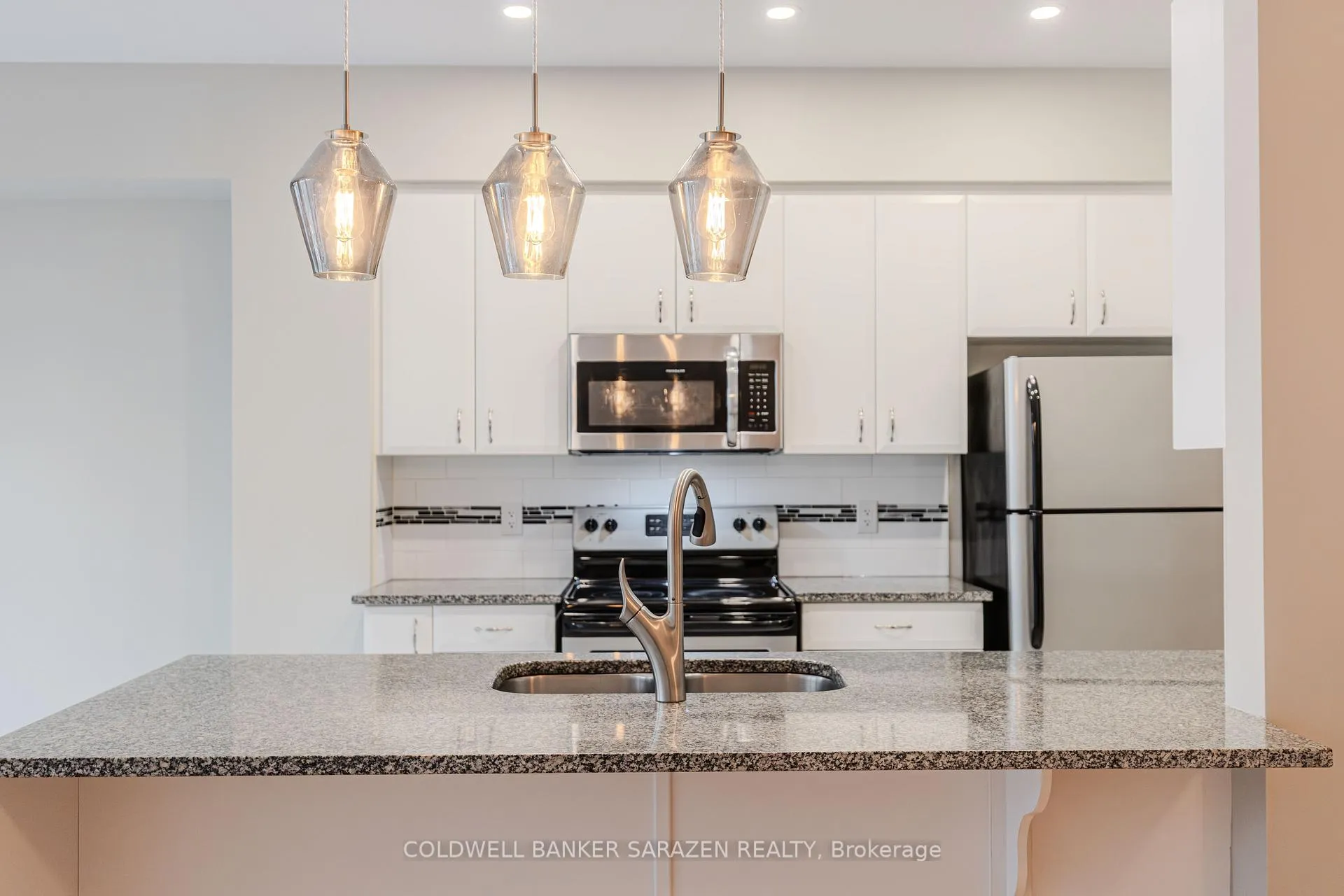 Photo 25 of 917 Fletcher Circle, Ottawa, Kanata - Kanata Lakes/Heritage Hills — HOMEH