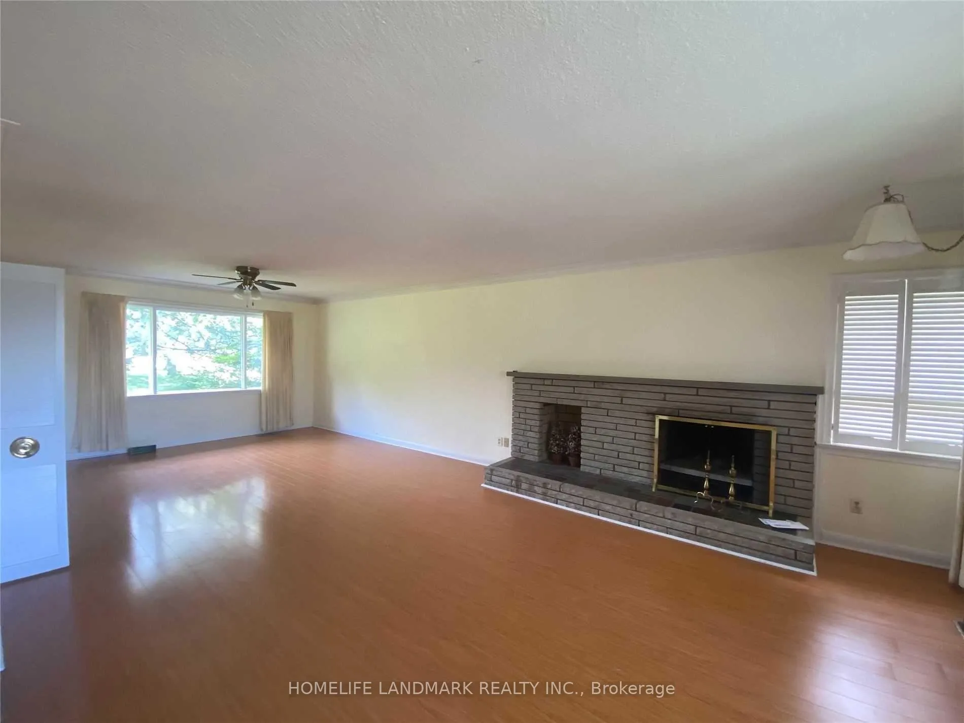 Photo 4 of 21 Grandview Boulevard, Markham, Bullock — HOMEH