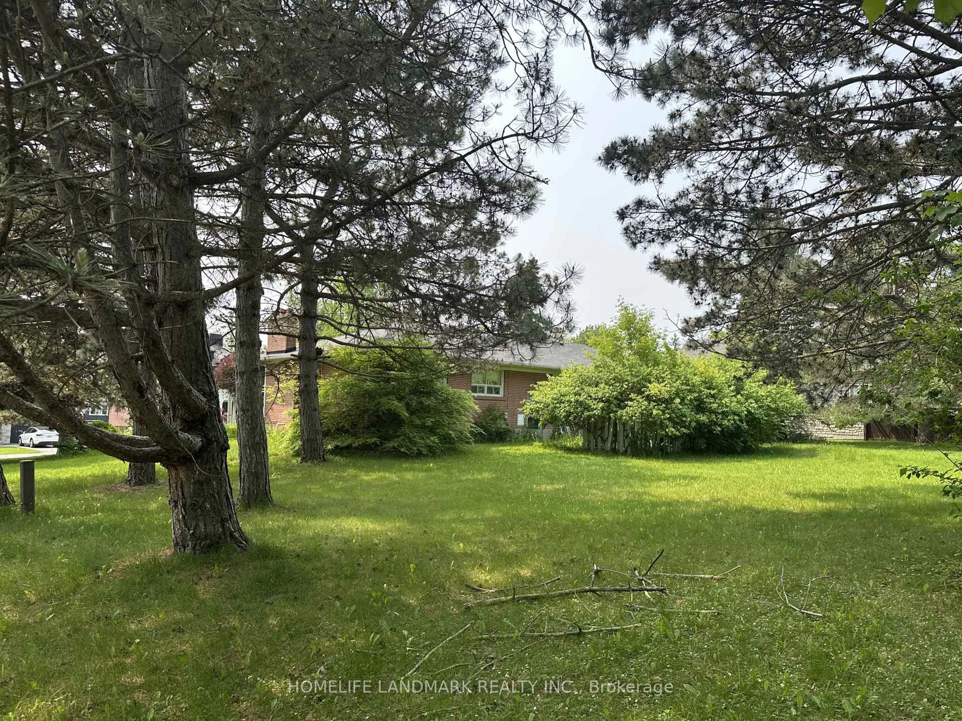 Photo 5 of 21 Grandview Boulevard, Markham, Bullock — HOMEH