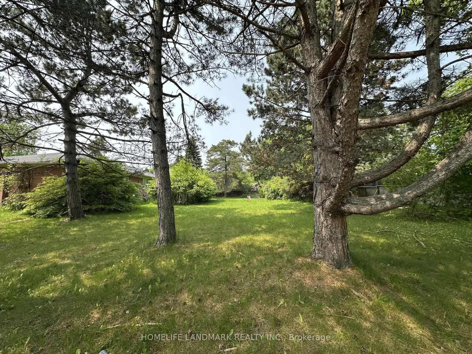 Photo 7 of 21 Grandview Boulevard, Markham, Bullock — HOMEH