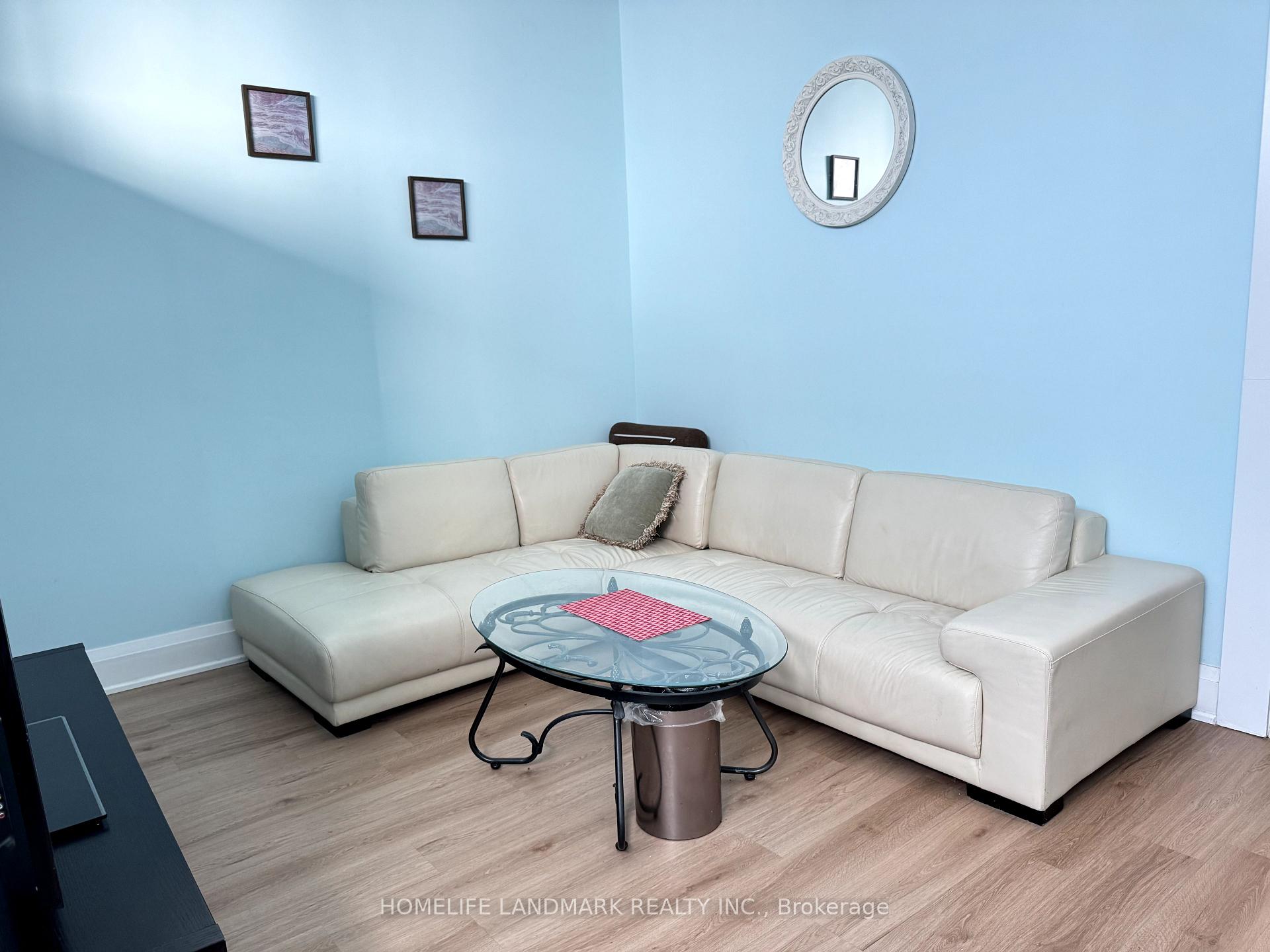 Photo 2 of Unit Unit 3, 33 Luzon Avenue, Markham, Box Grove — HOMEH