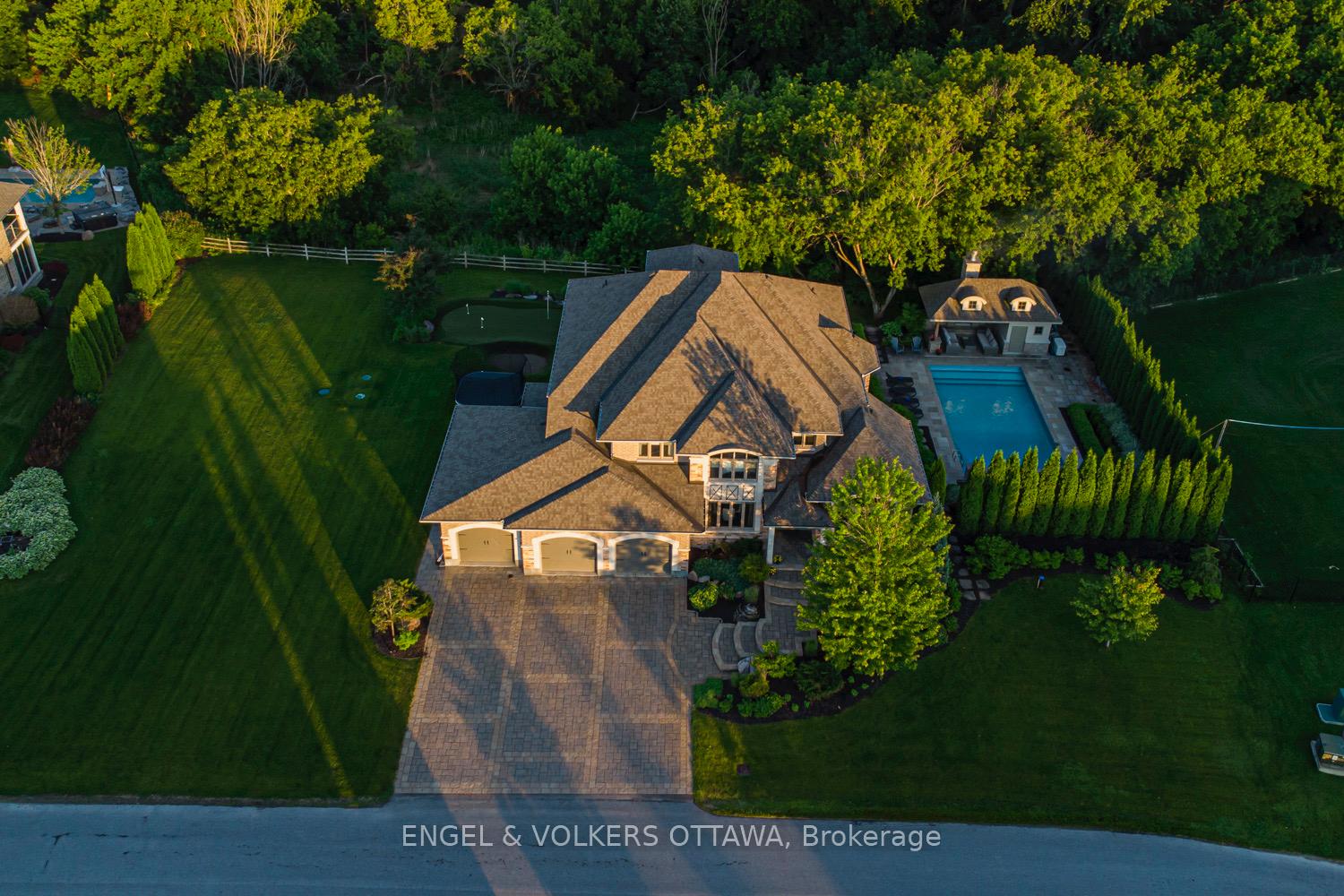 Front of 110 Gray Willow Place