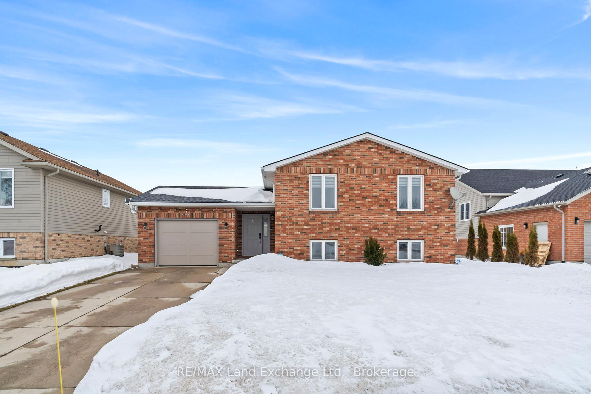 Photo 2 of 657 Stewart Drive, Kincardine — HOMEH