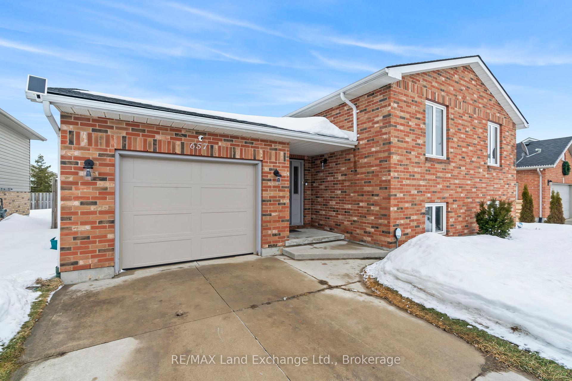 Photo 3 of 657 Stewart Drive, Kincardine — HOMEH