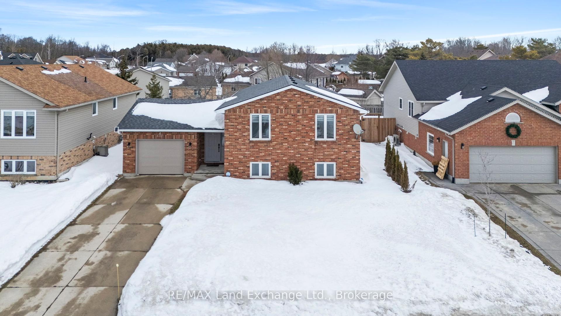 Photo 4 of 657 Stewart Drive, Kincardine — HOMEH
