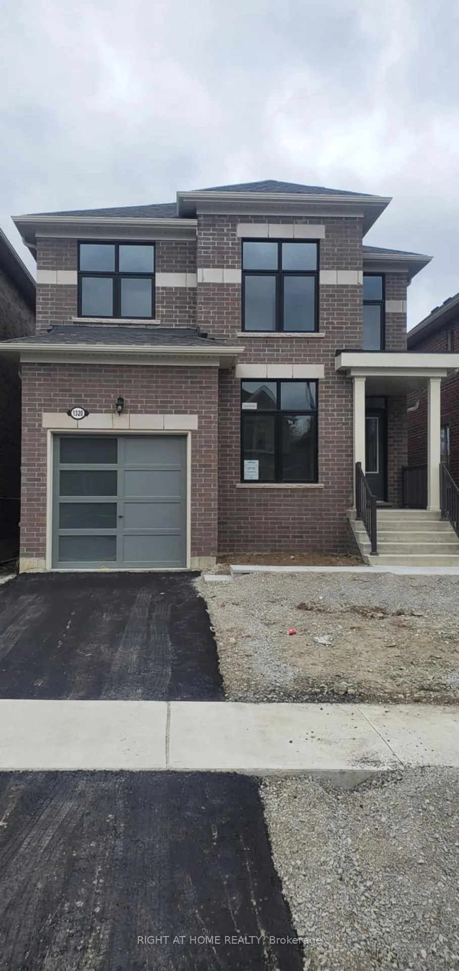 Photo 14 of 1320 Davis Loop, Innisfil, Lefroy — HOMEH