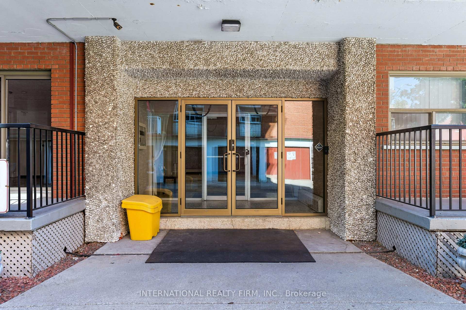 Photo 5 of 103 Emerald Street S, Hamilton, Stinson — HOMEH