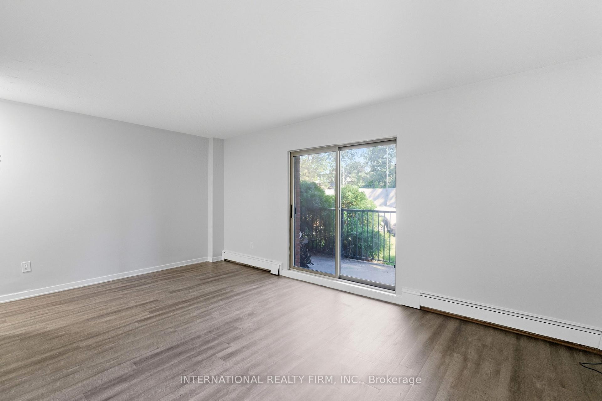 Photo 14 of 103 Emerald Street S, Hamilton, Stinson — HOMEH
