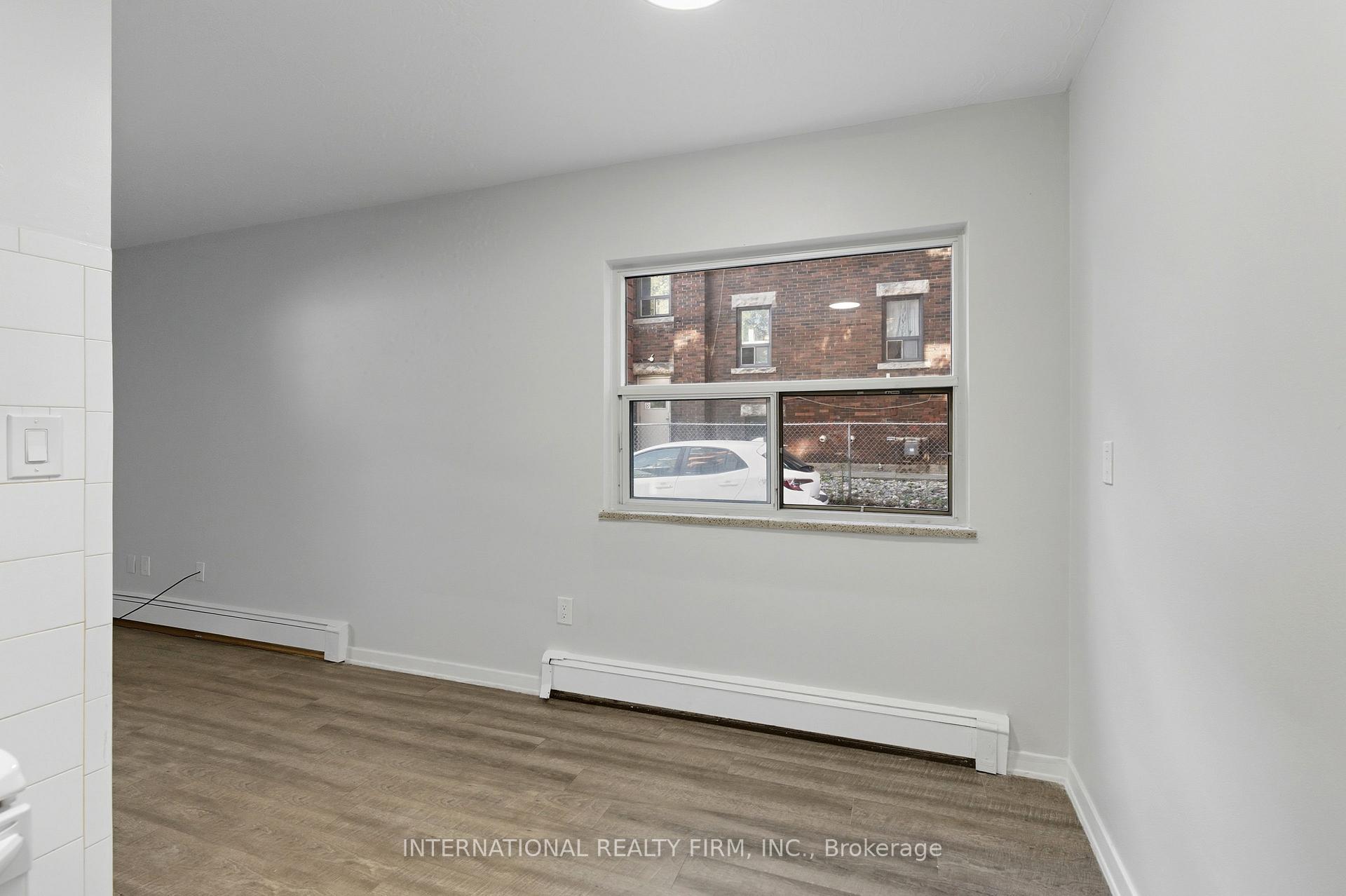 Photo 17 of 103 Emerald Street S, Hamilton, Stinson — HOMEH